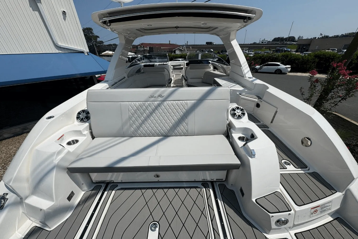 2025 Sea Ray SLX 350 Outboard Image Thumbnail #13