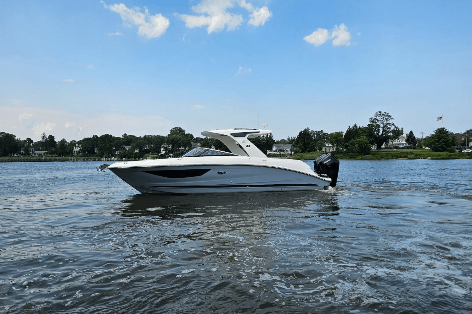 2025 Sea Ray SLX 350 Outboard Image Thumbnail #1