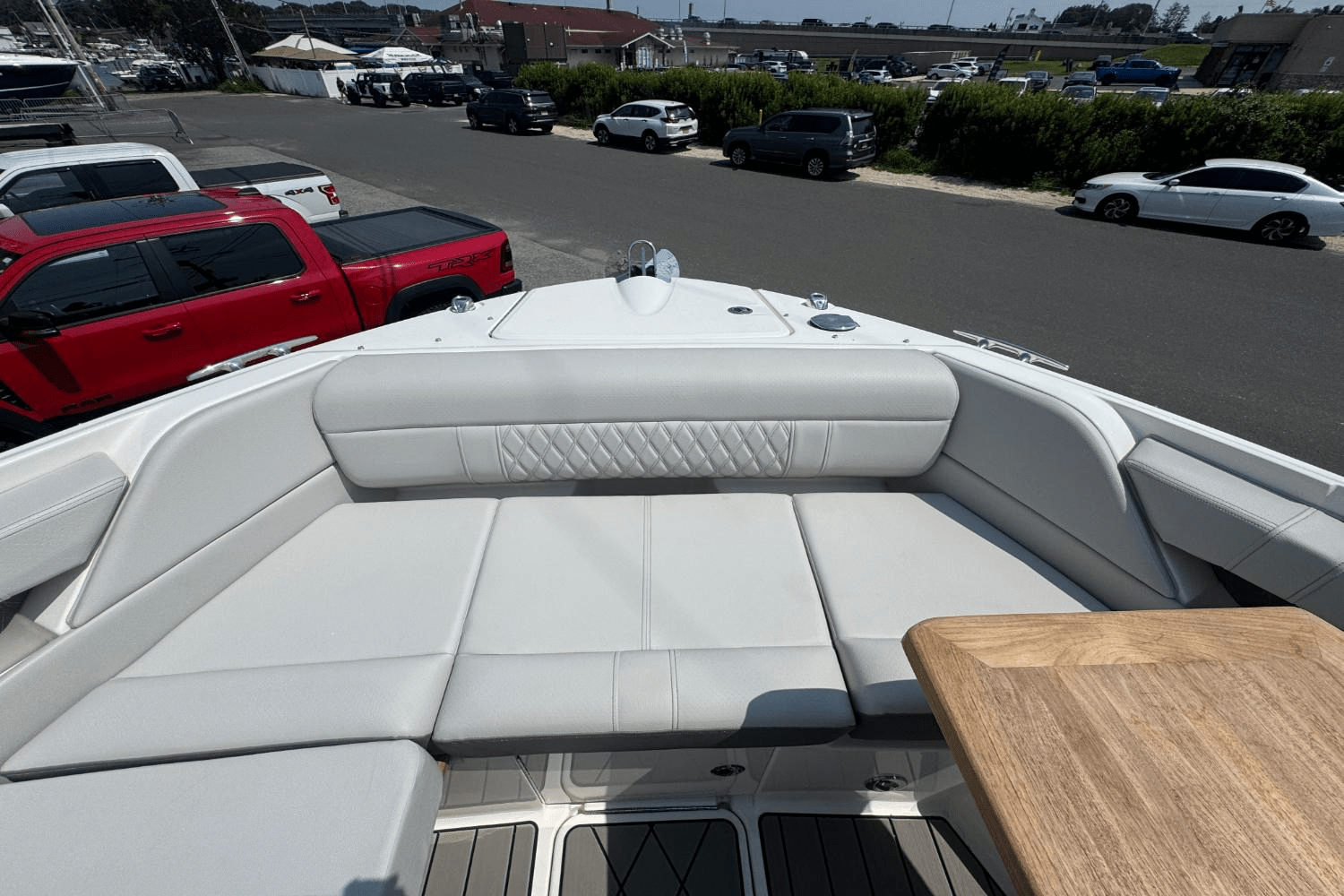 2025 Sea Ray SLX 350 Outboard Image Thumbnail #43