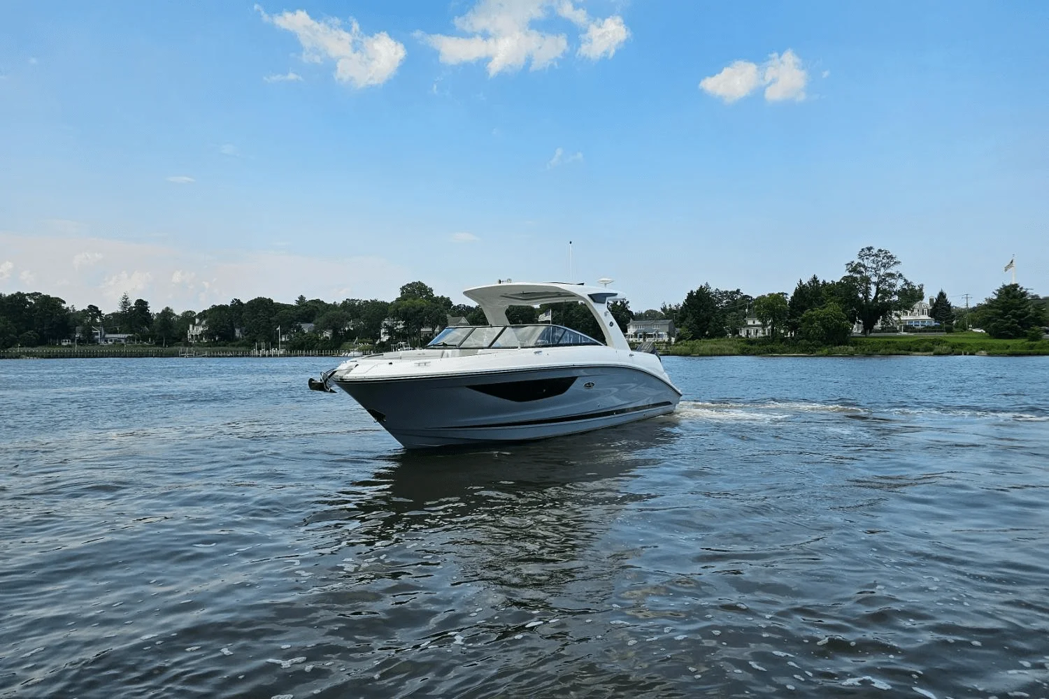 2025 Sea Ray SLX 350 Outboard Image Thumbnail #4