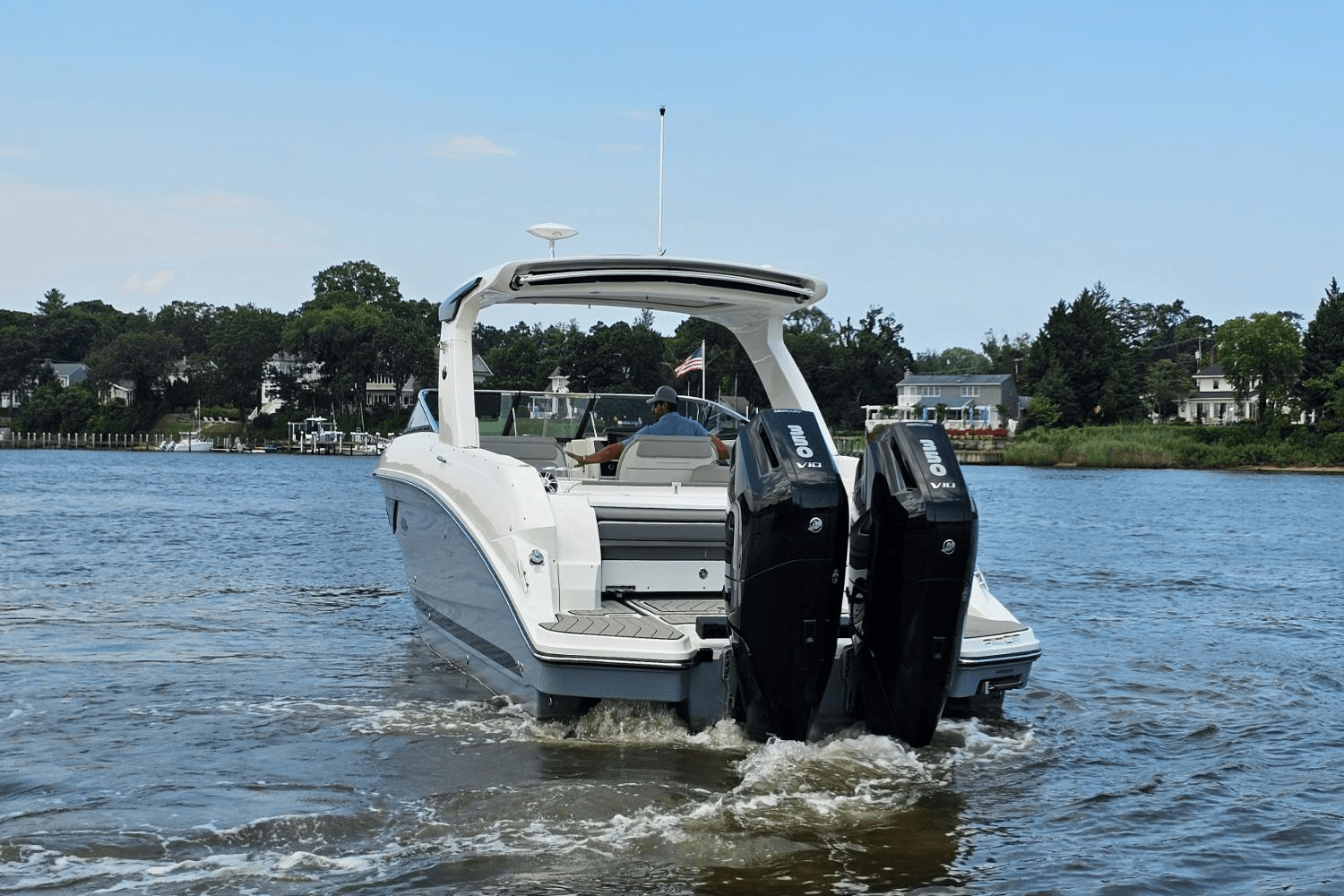 2025 Sea Ray SLX 350 Outboard Image Thumbnail #11