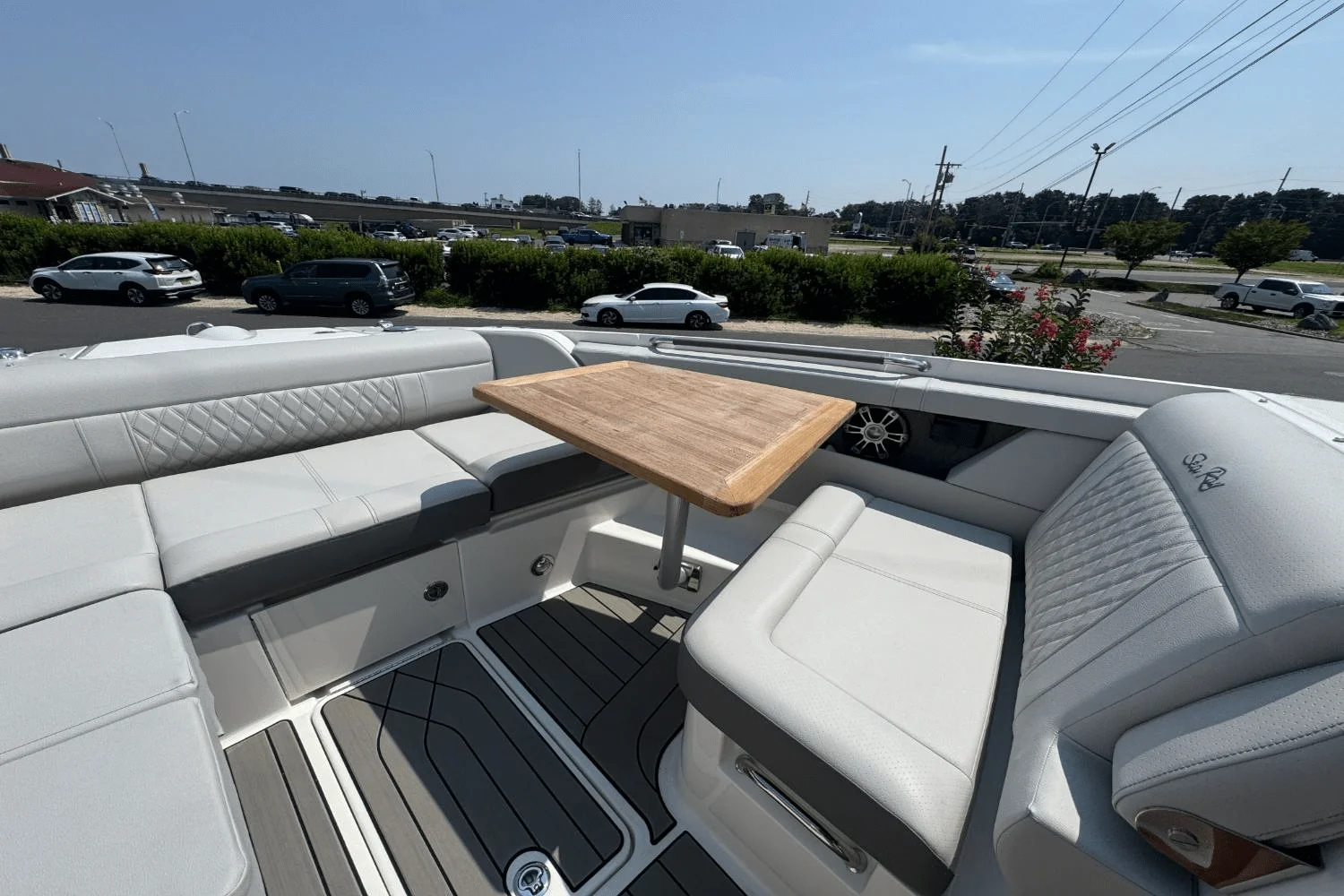 2025 Sea Ray SLX 350 Outboard Image Thumbnail #42