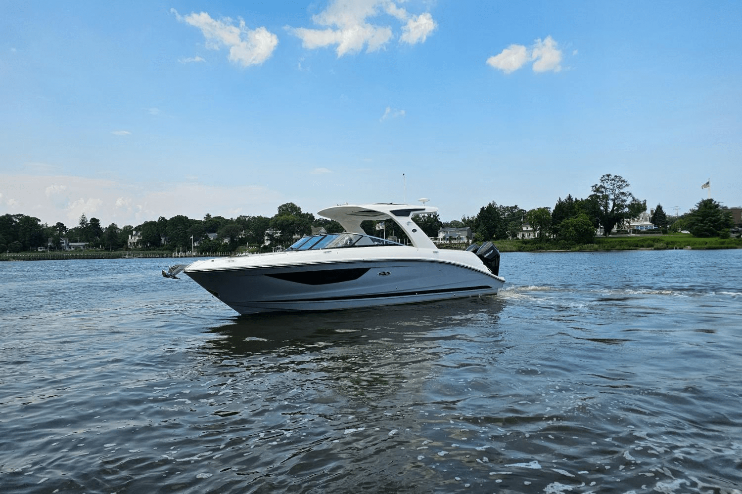 2025 Sea Ray SLX 350 Outboard Image Thumbnail #3