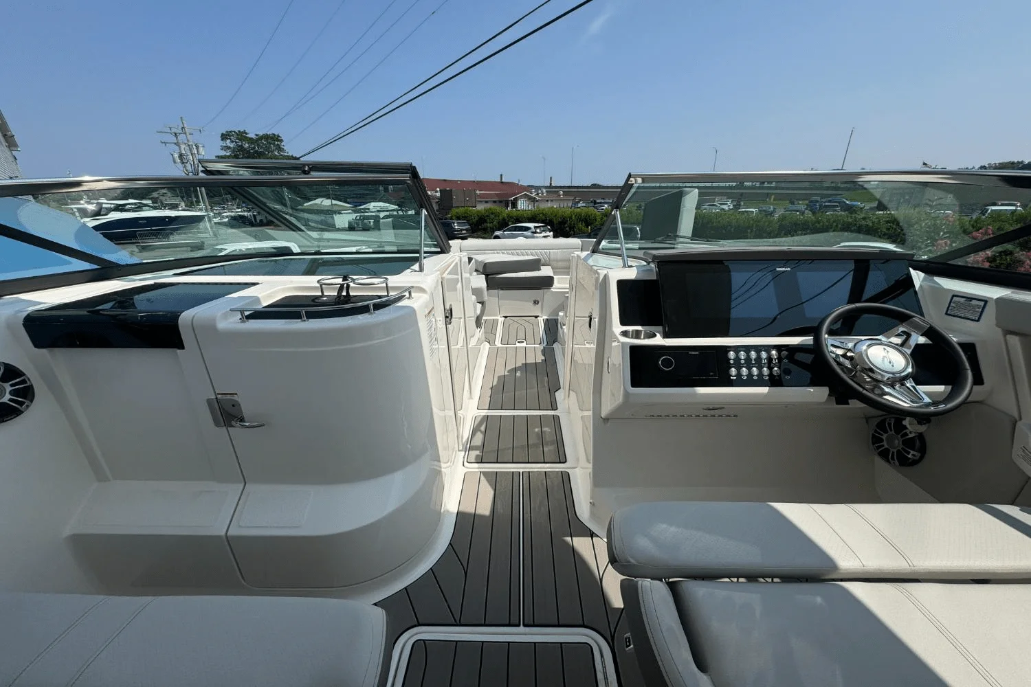 2025 Sea Ray SLX 350 Outboard Image Thumbnail #27