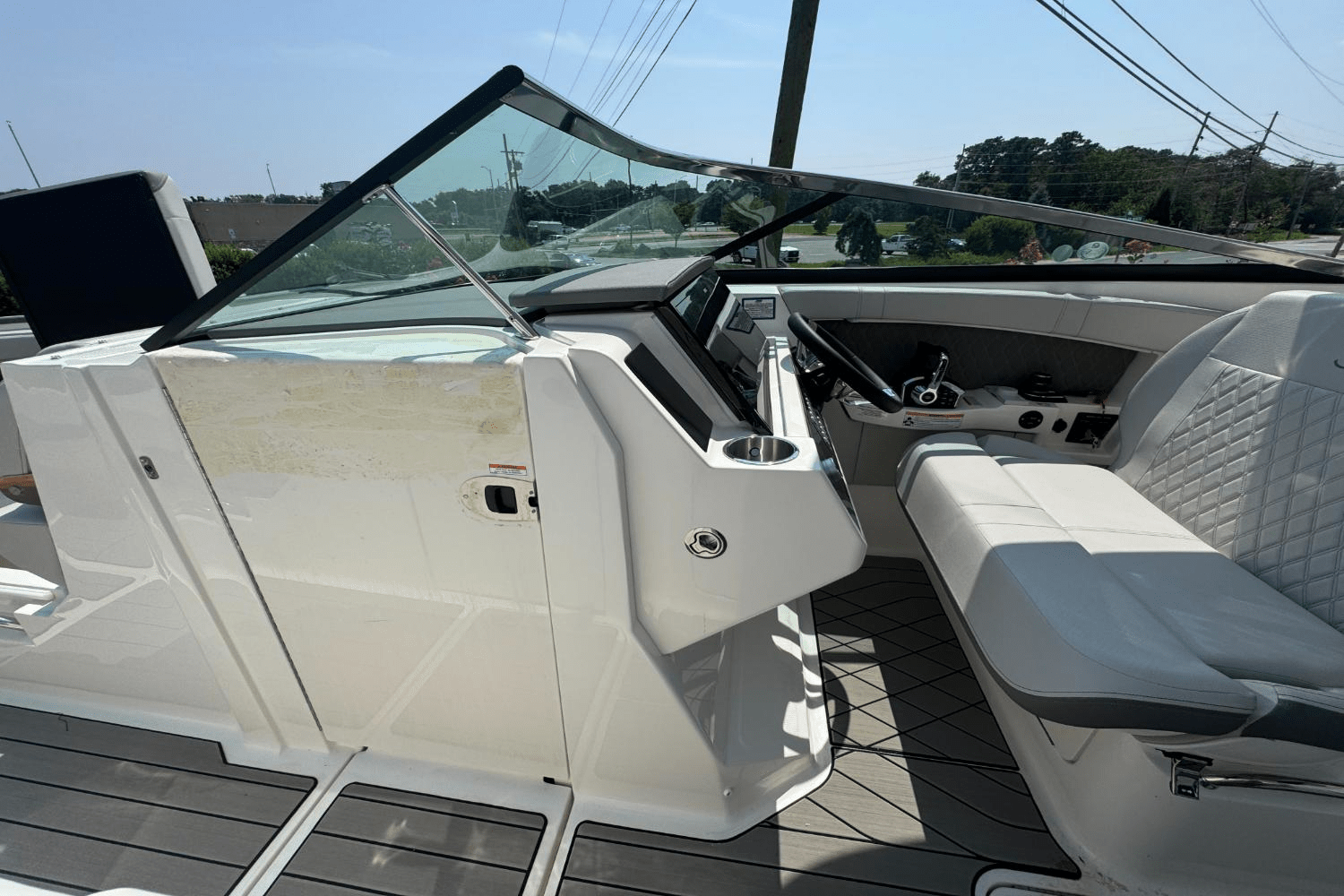 2025 Sea Ray SLX 350 Outboard Image Thumbnail #36