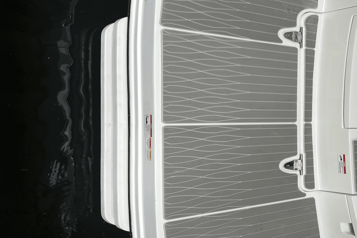 2025 Sea Ray Sundancer 370 Image Thumbnail #33