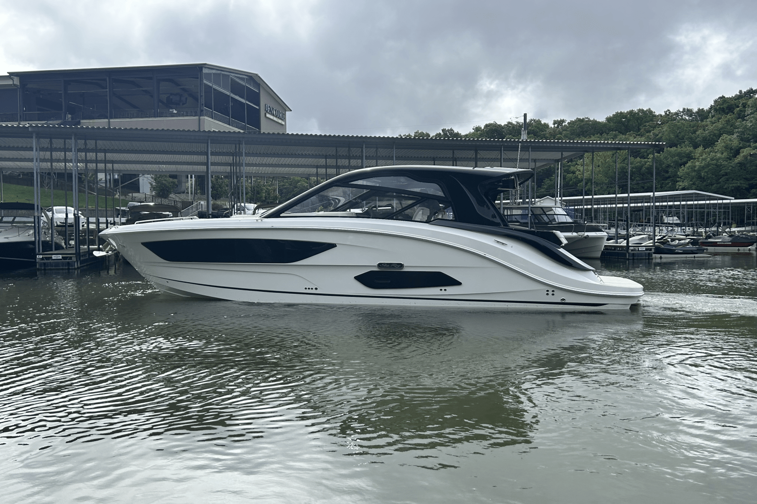 2025 Sea Ray Sundancer 370 Image Thumbnail #1