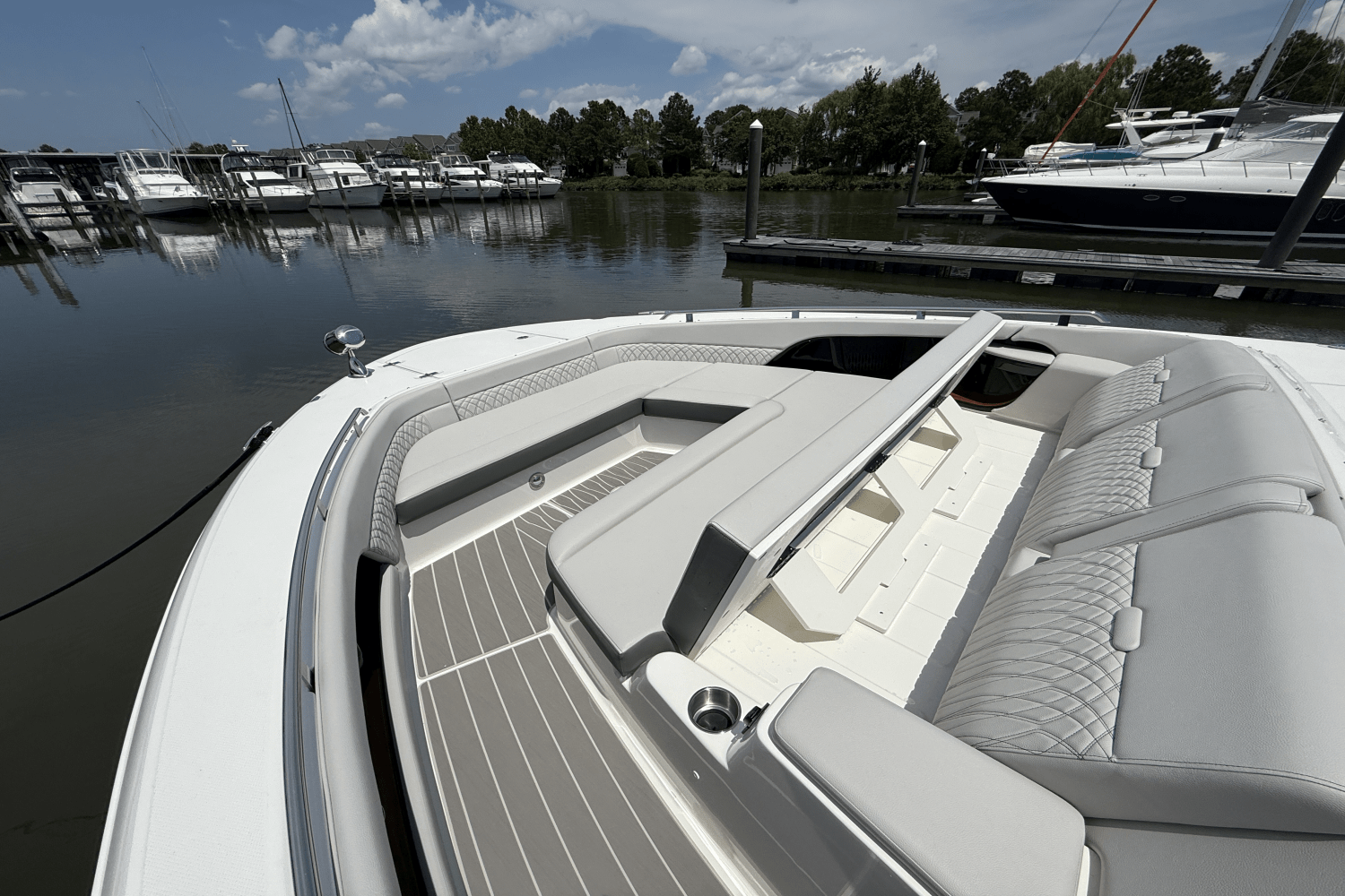 2025 Sea Ray Sundancer 370 Outboard Image Thumbnail #44