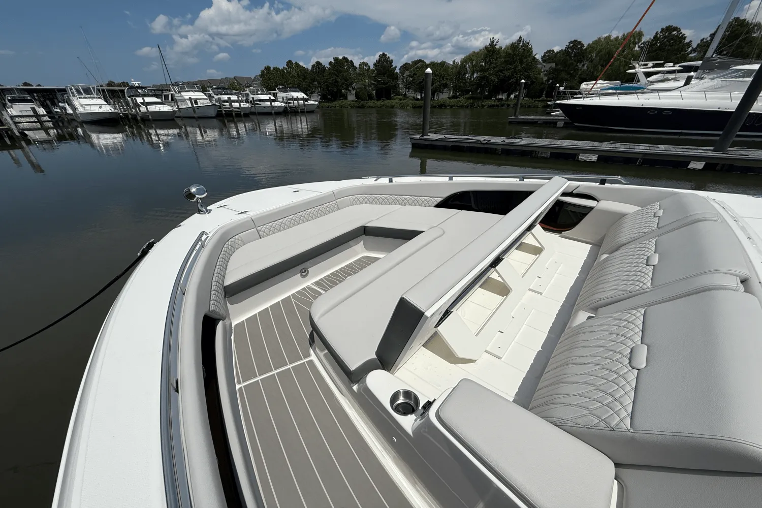 2025 Sea Ray Sundancer 370 Outboard Image Thumbnail #44