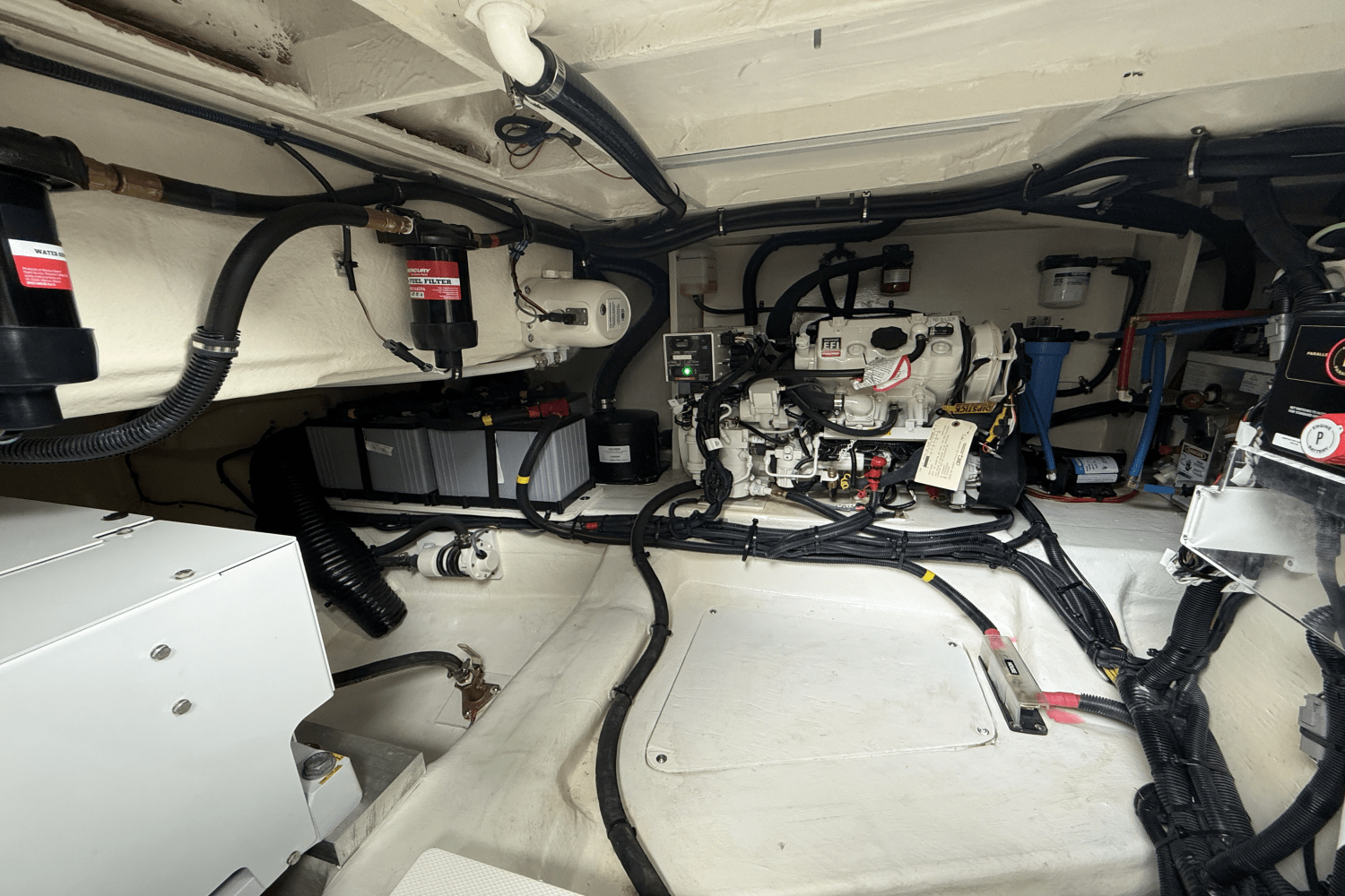 2025 Sea Ray Sundancer 370 Outboard Image Thumbnail #51