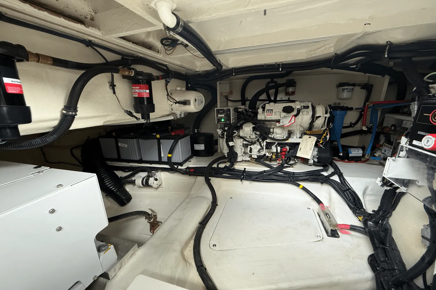 2025 Sea Ray Sundancer 370 Outboard Image Thumbnail #51
