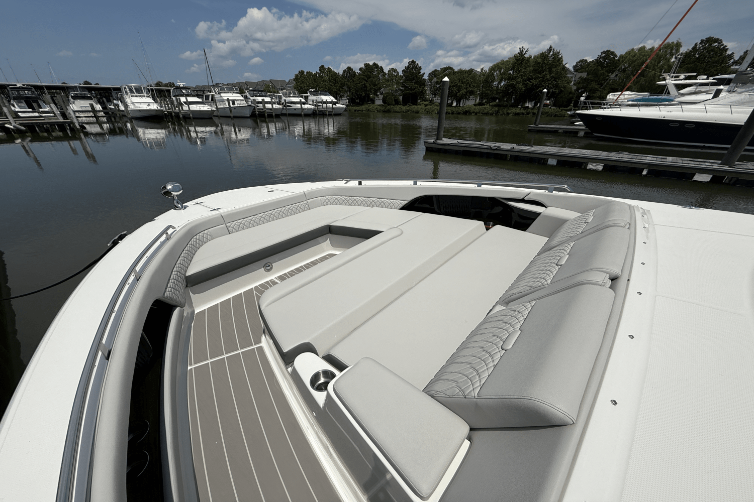 2025 Sea Ray Sundancer 370 Outboard Image Thumbnail #43