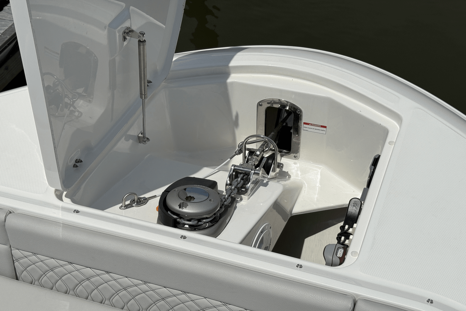2025 Sea Ray Sundancer 370 Outboard Image Thumbnail #48