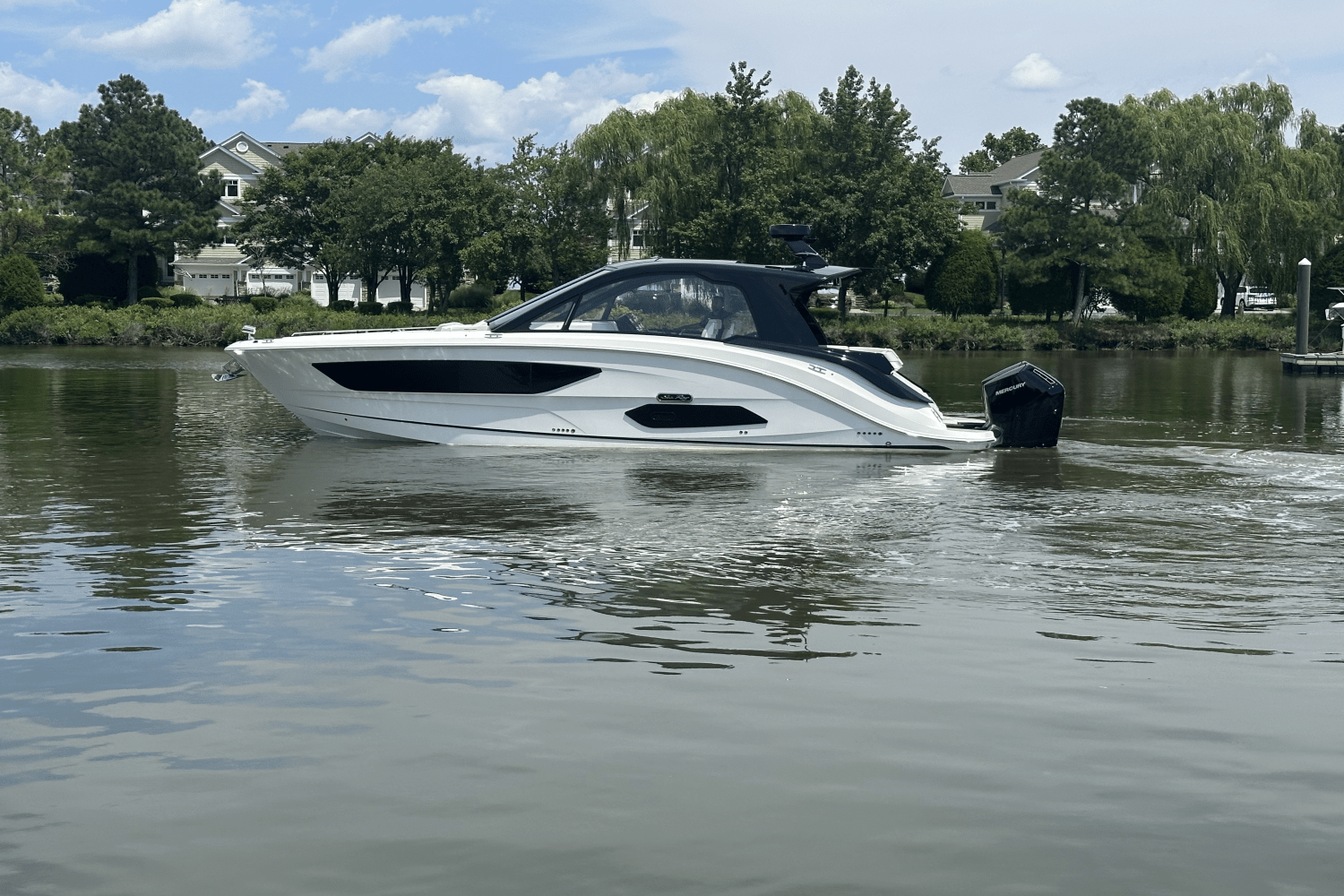 2025 Sea Ray Sundancer 370 Outboard Image Thumbnail #5