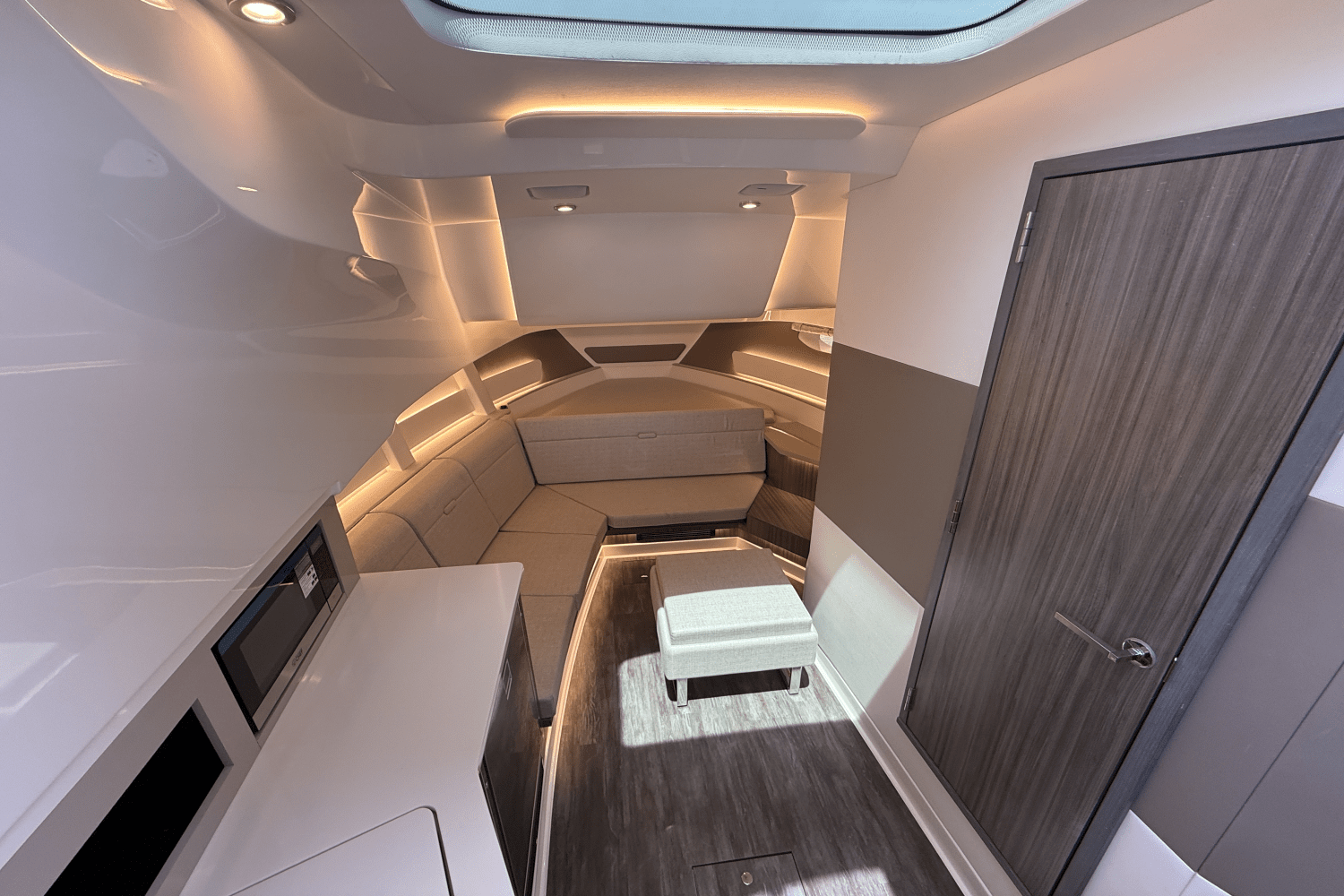 2025 Sea Ray Sundancer 370 Outboard Image Thumbnail #30
