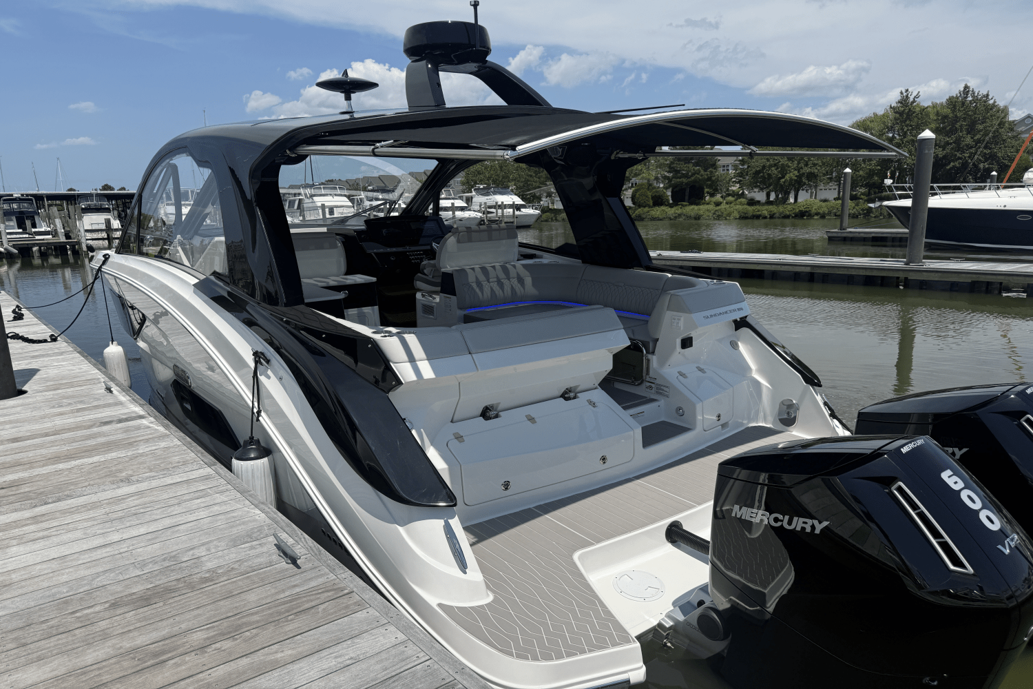 2025 Sea Ray Sundancer 370 Outboard Image Thumbnail #10