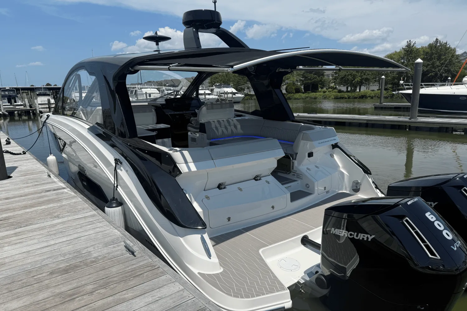 2025 Sea Ray Sundancer 370 Outboard Image Thumbnail #10