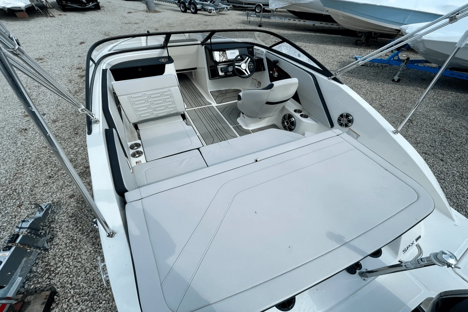 2025 Sea Ray SPX 190 Outboard Image Thumbnail #2