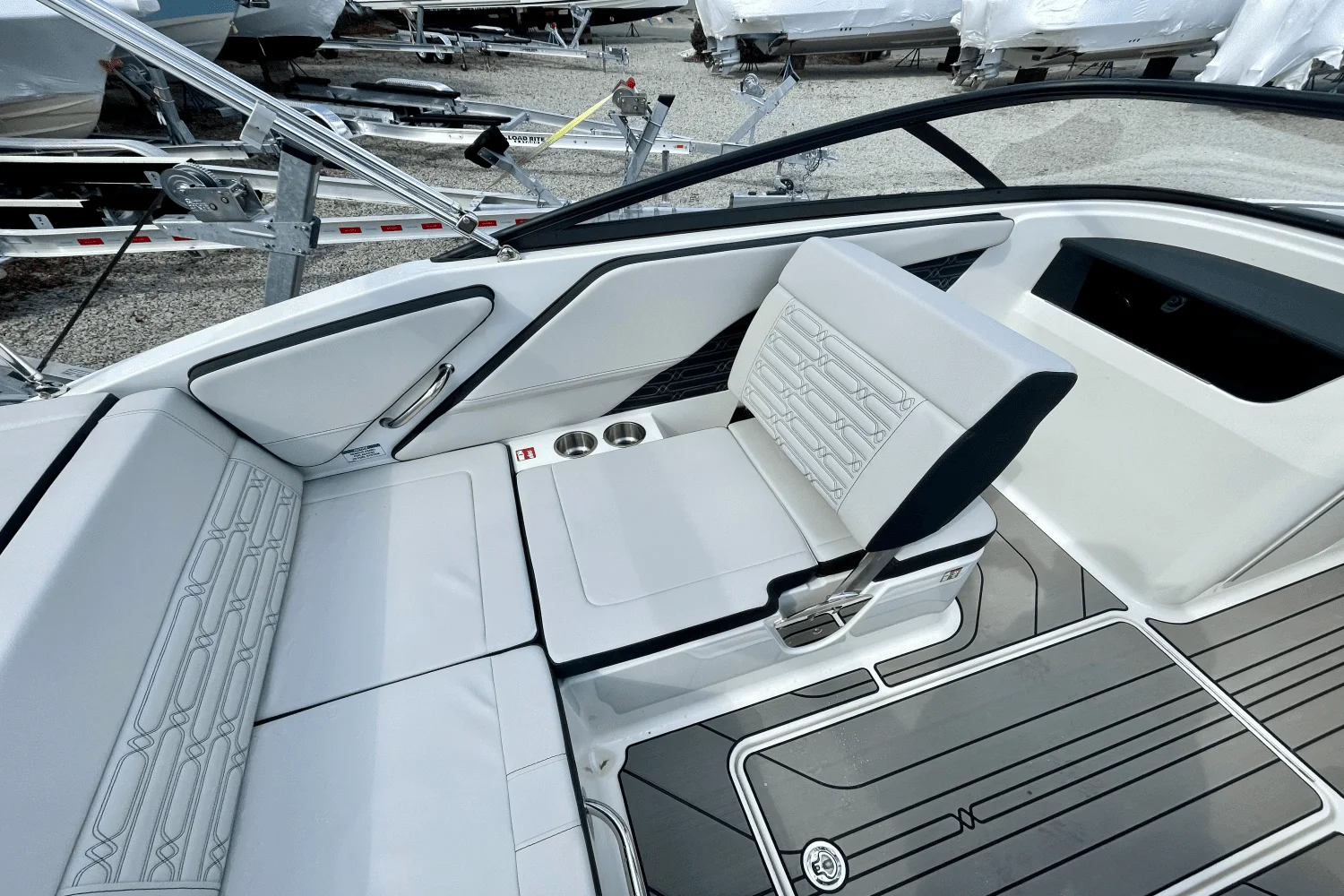 2025 Sea Ray SPX 190 Outboard Image Thumbnail #5