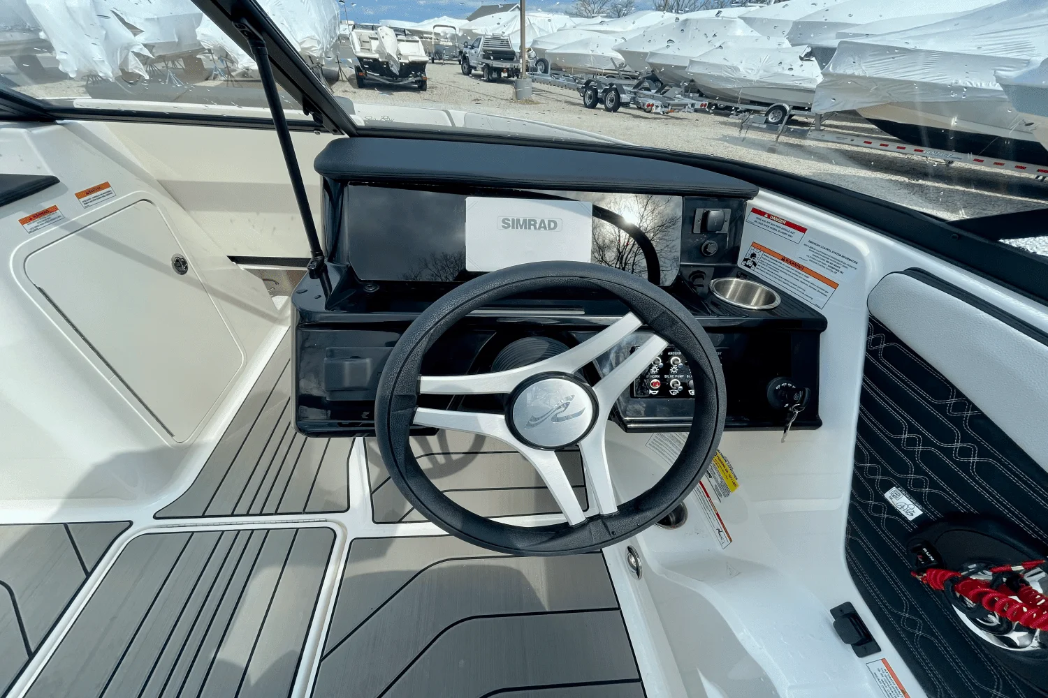 2025 Sea Ray SPX 190 Outboard Image Thumbnail #7