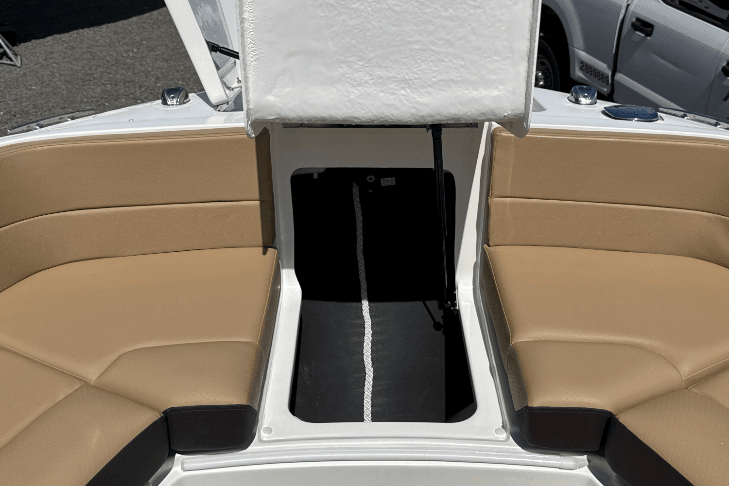 2025 Sea Ray SLX 310 Outboard Image Thumbnail #95