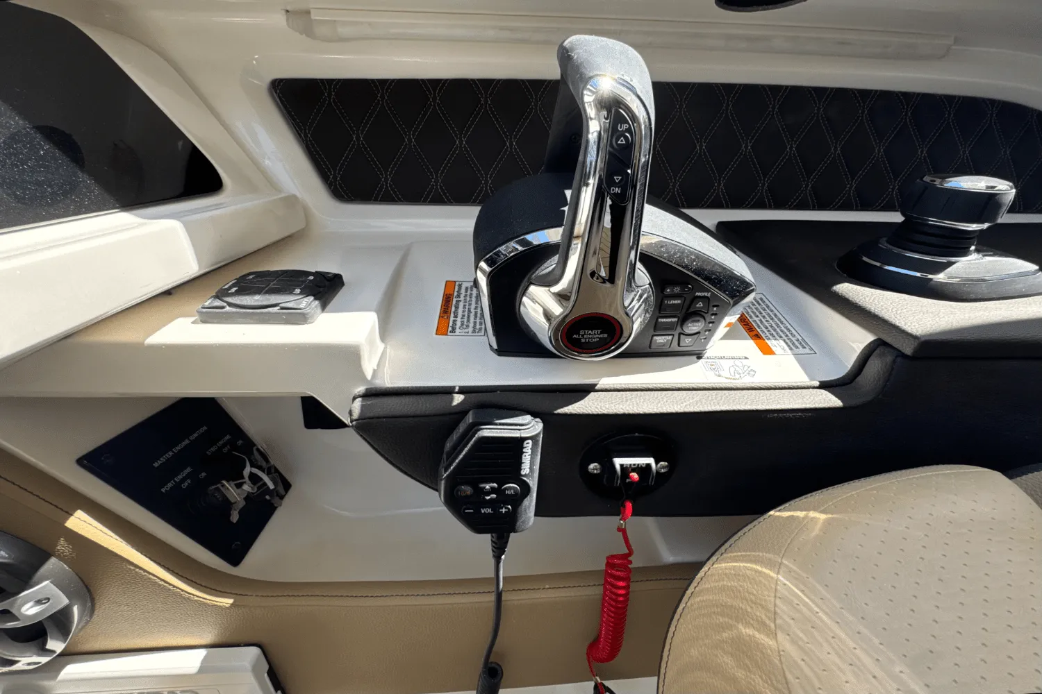 2025 Sea Ray SLX 310 Outboard Image Thumbnail #60