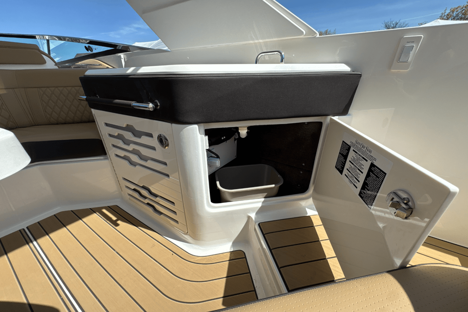 2025 Sea Ray SLX 310 Outboard Image Thumbnail #27