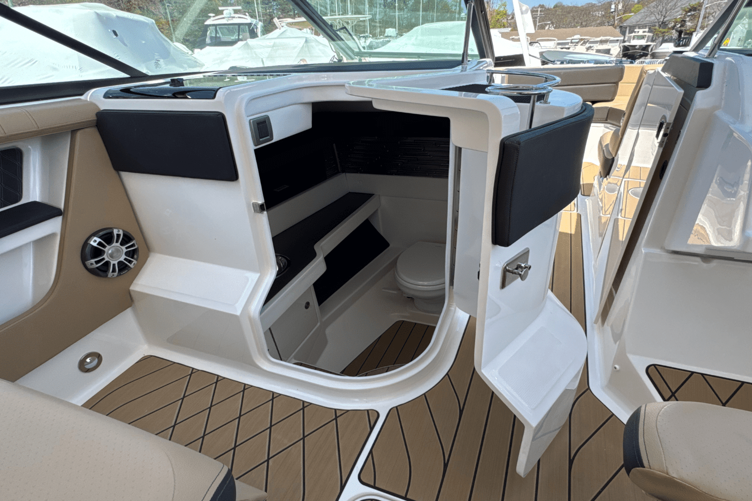 2025 Sea Ray SLX 310 Outboard Image Thumbnail #71