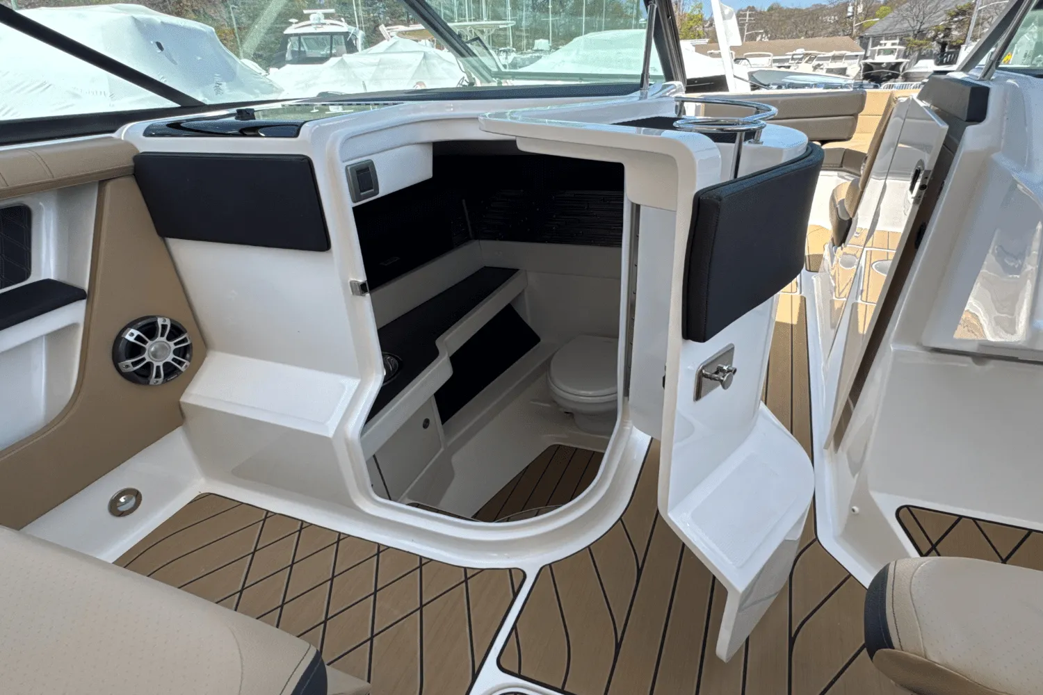 2025 Sea Ray SLX 310 Outboard Image Thumbnail #71