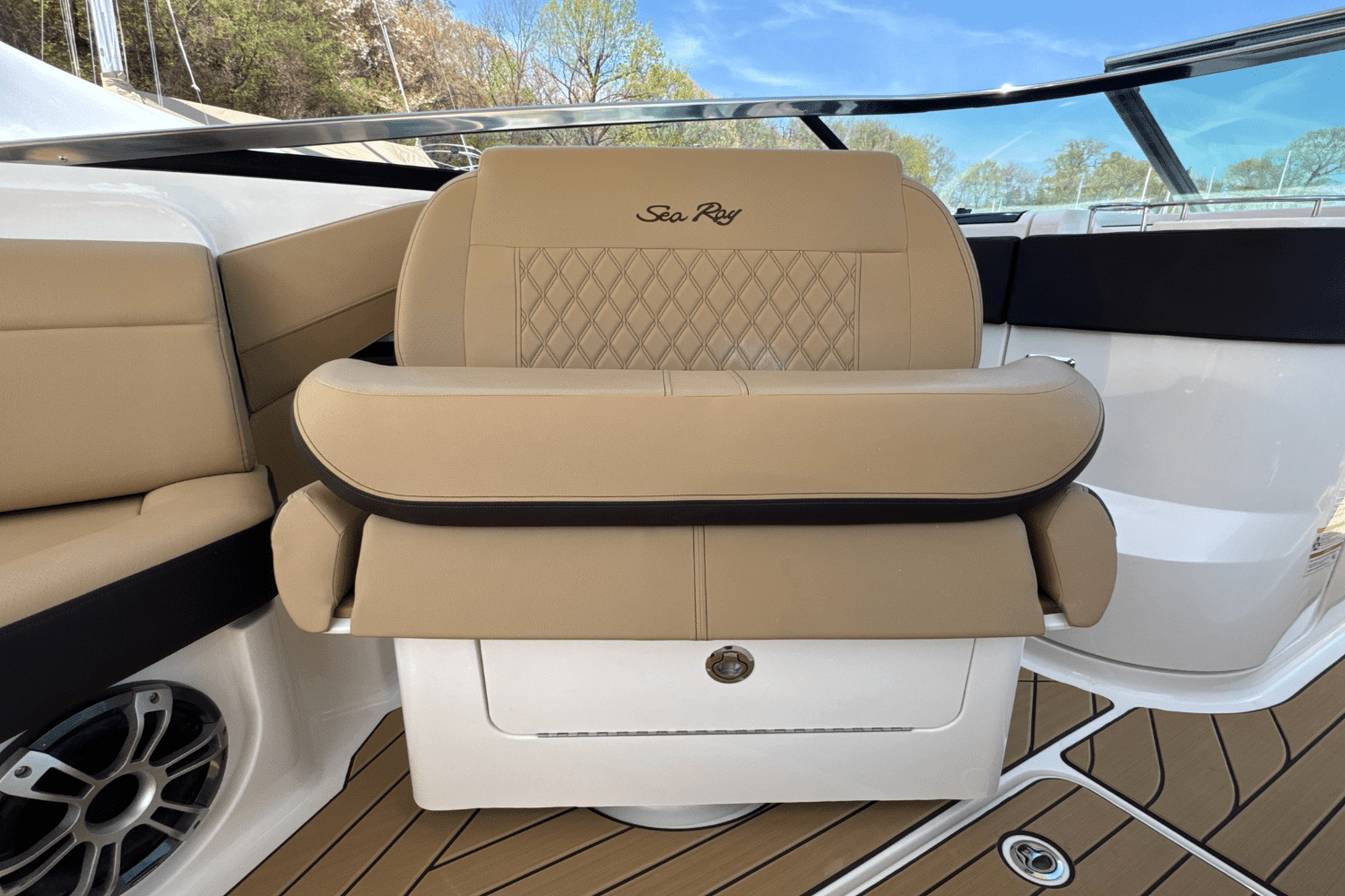 2025 Sea Ray SLX 310 Outboard Image Thumbnail #51