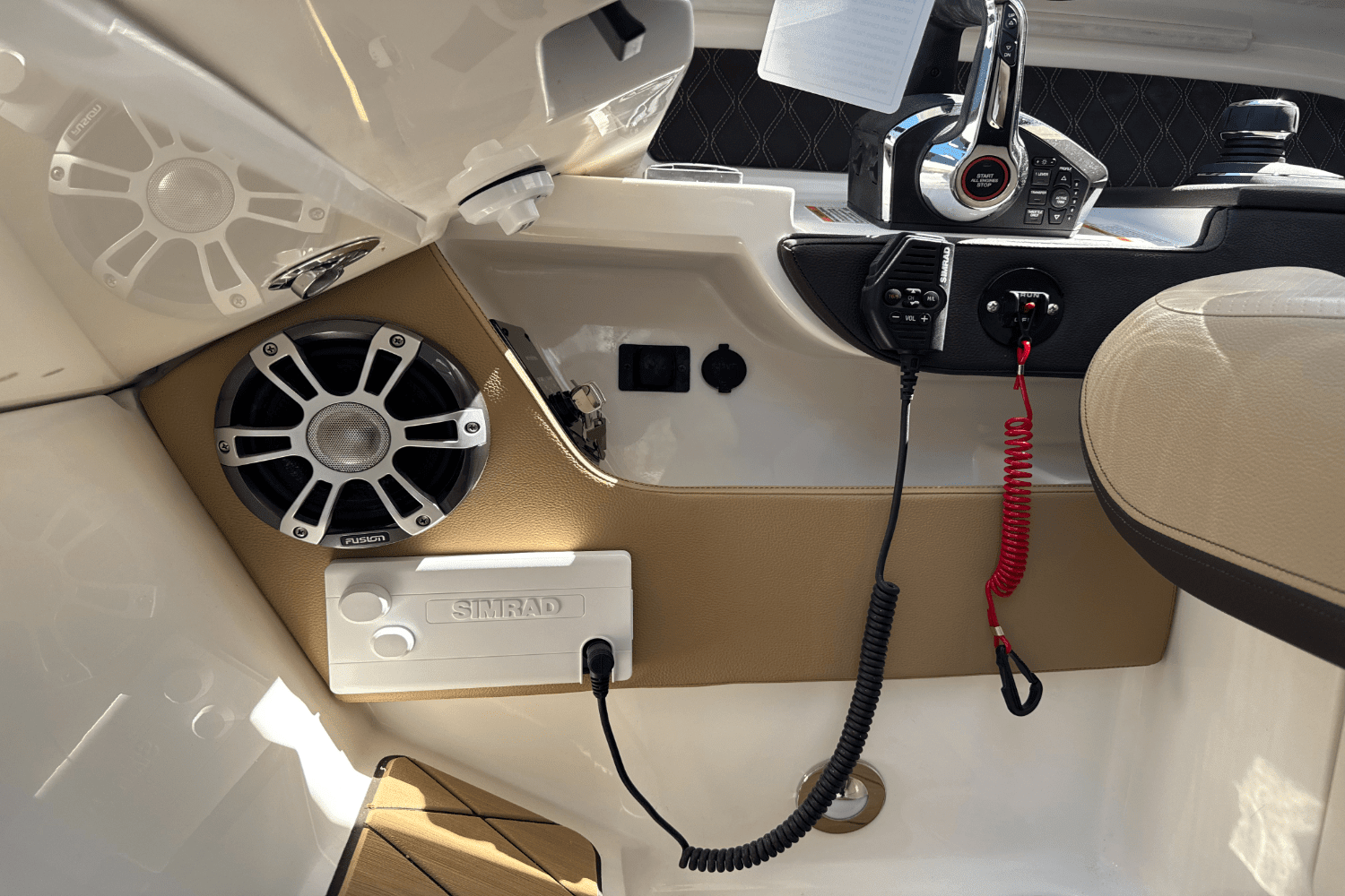2025 Sea Ray SLX 310 Outboard Image Thumbnail #66