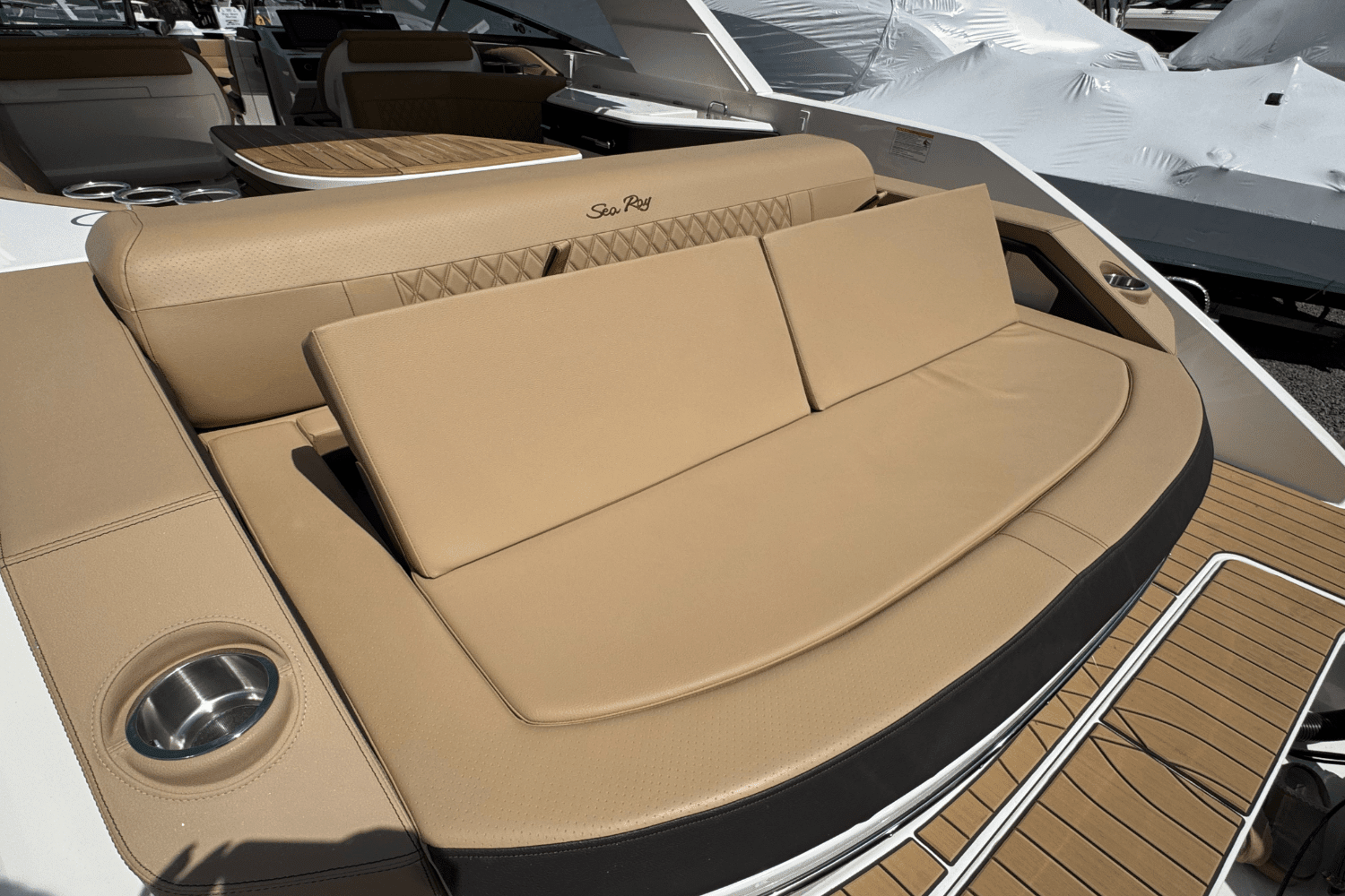 2025 Sea Ray SLX 310 Outboard Image Thumbnail #15