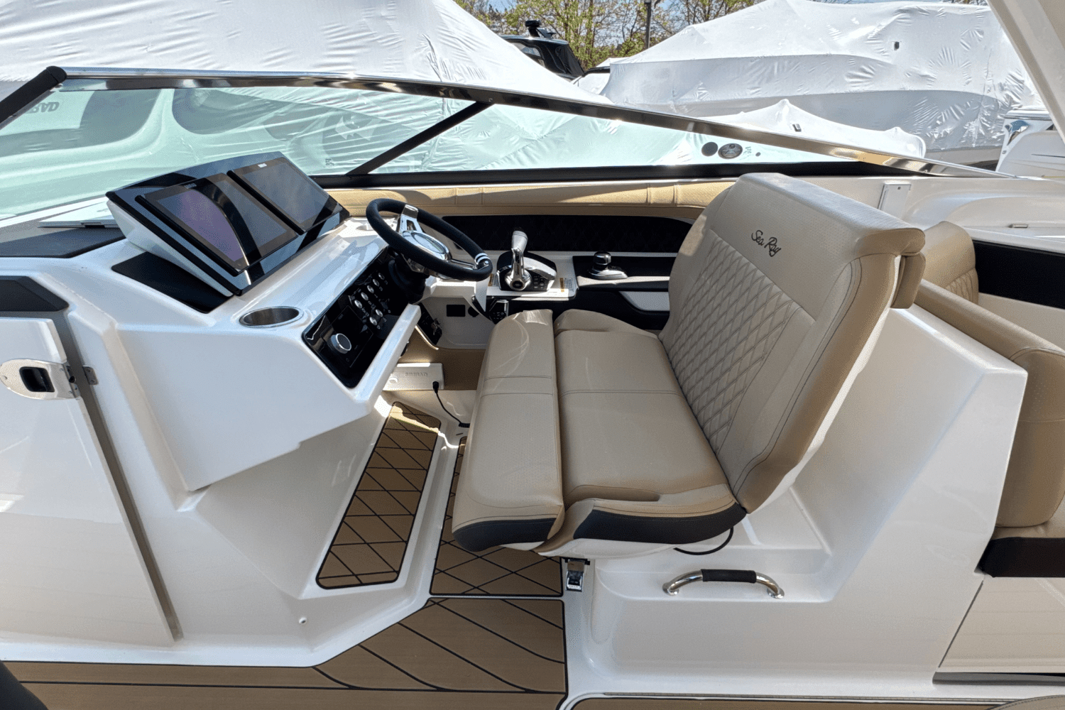 2025 Sea Ray SLX 310 Outboard Image Thumbnail #57