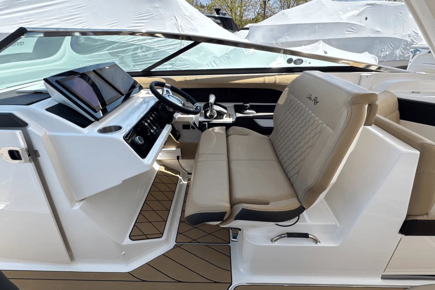 2025 Sea Ray SLX 310 Outboard Image Thumbnail #57