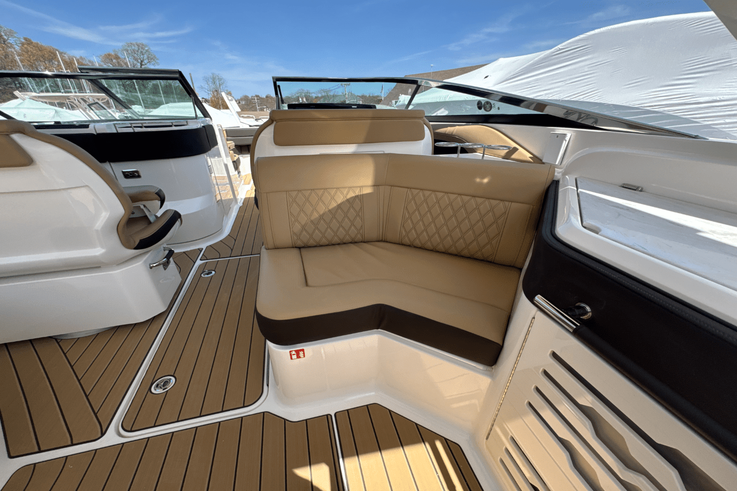 2025 Sea Ray SLX 310 Outboard Image Thumbnail #35