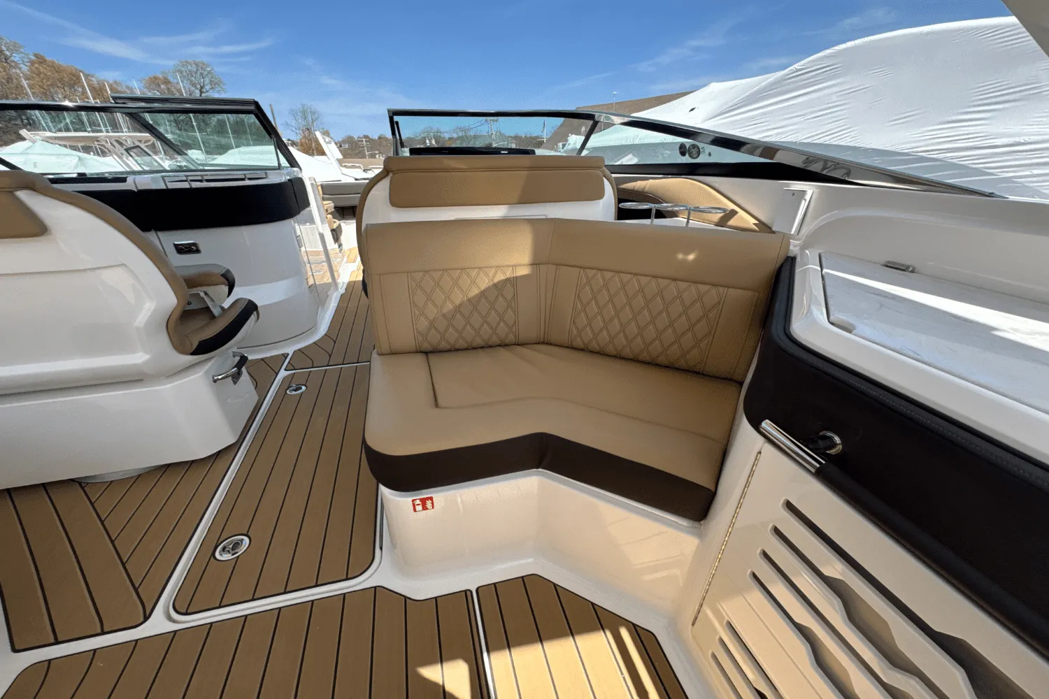 2025 Sea Ray SLX 310 Outboard Image Thumbnail #35