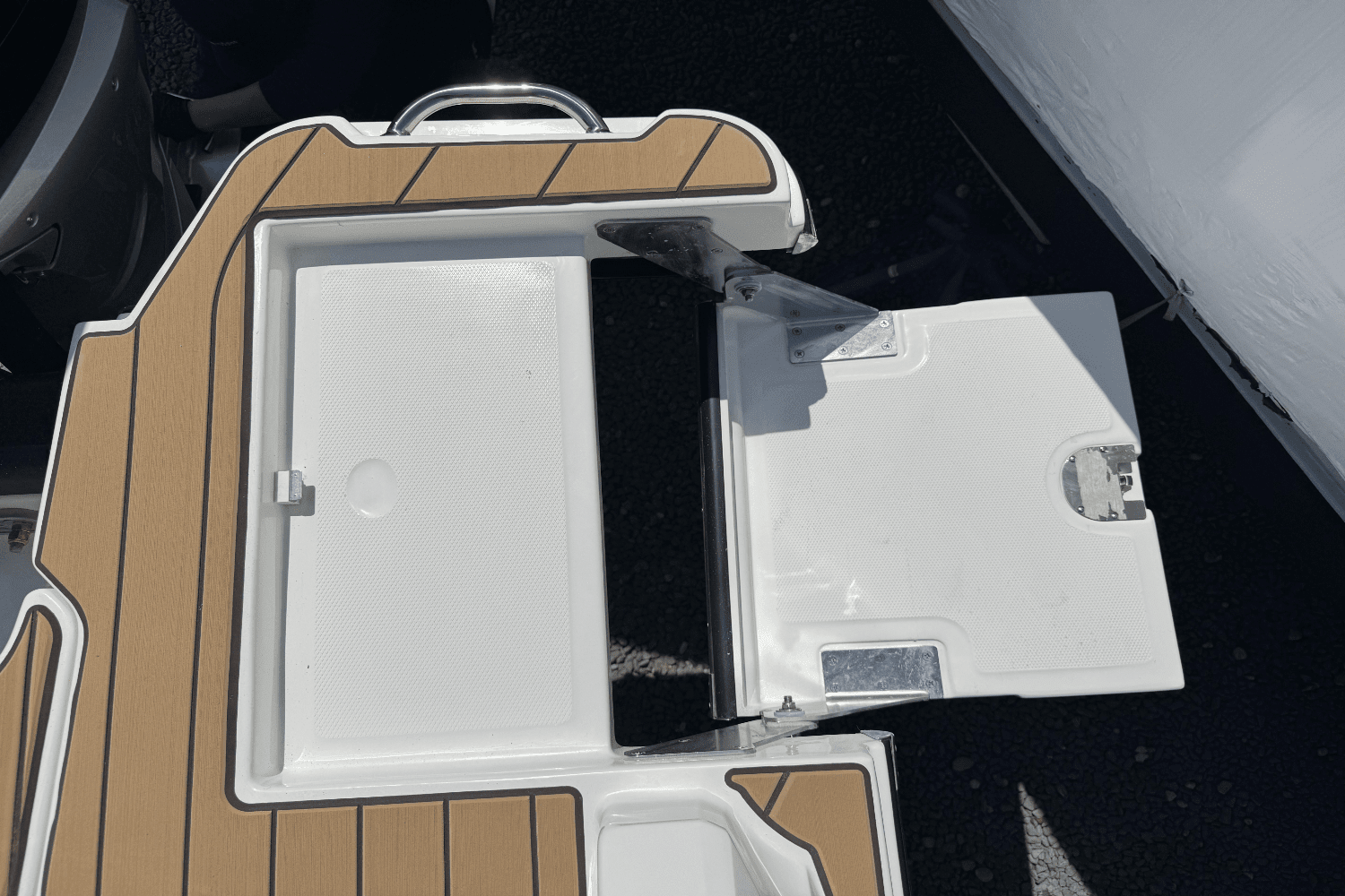 2025 Sea Ray SLX 310 Outboard Image Thumbnail #10