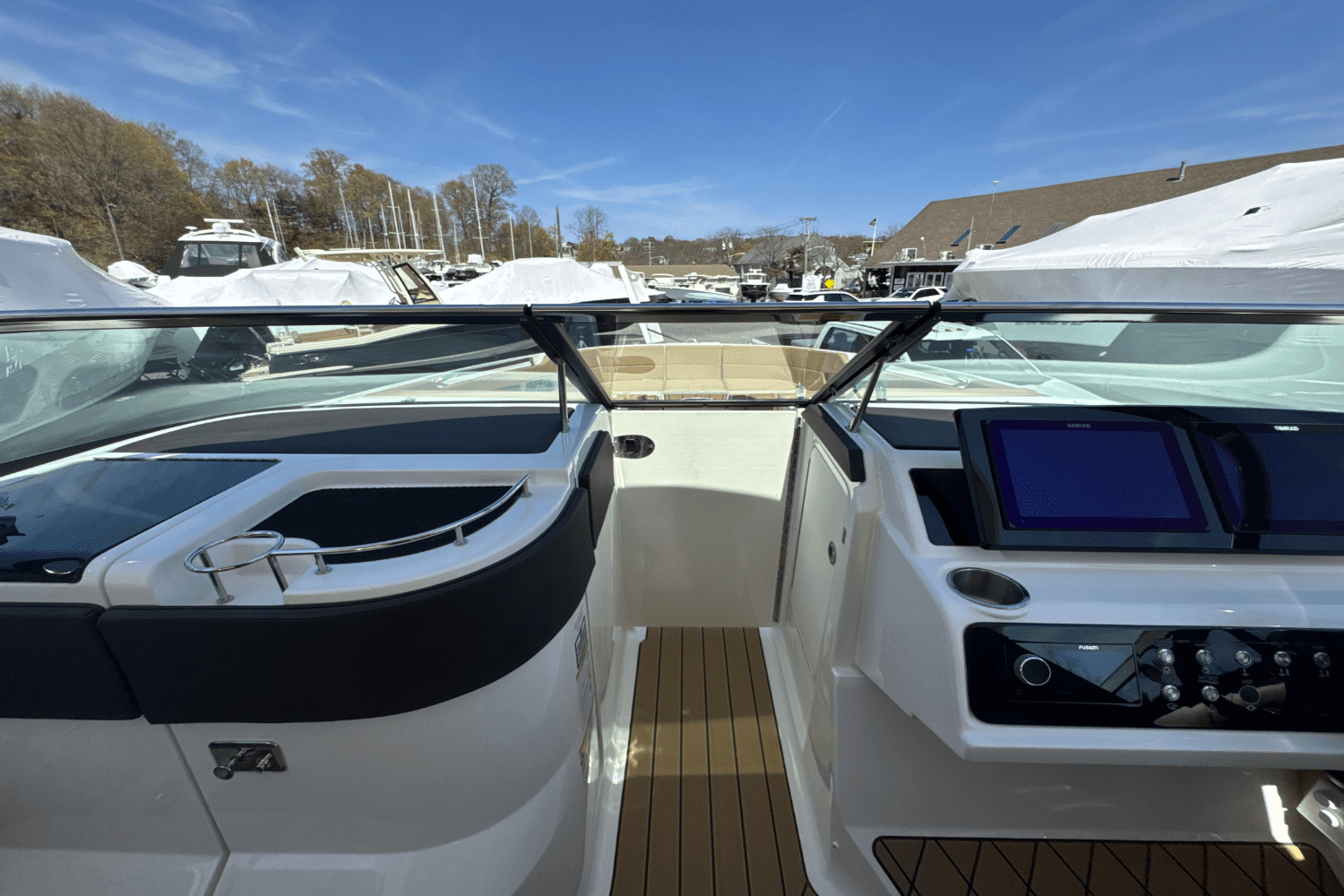 2025 Sea Ray SLX 310 Outboard Image Thumbnail #84
