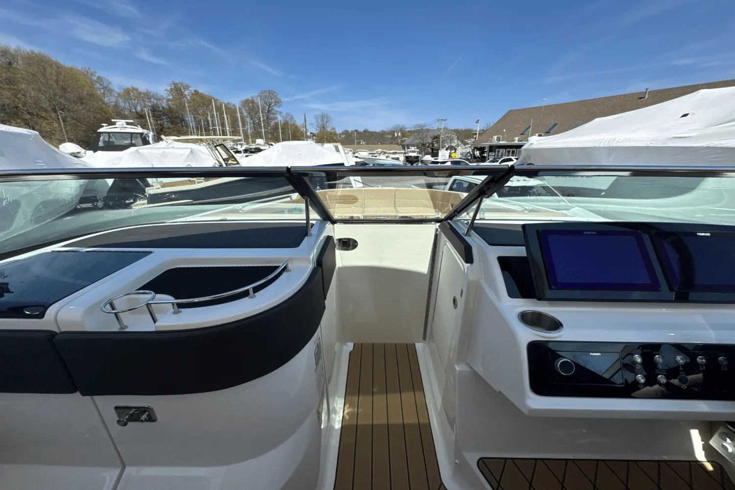 2025 Sea Ray SLX 310 Outboard Image Thumbnail #84