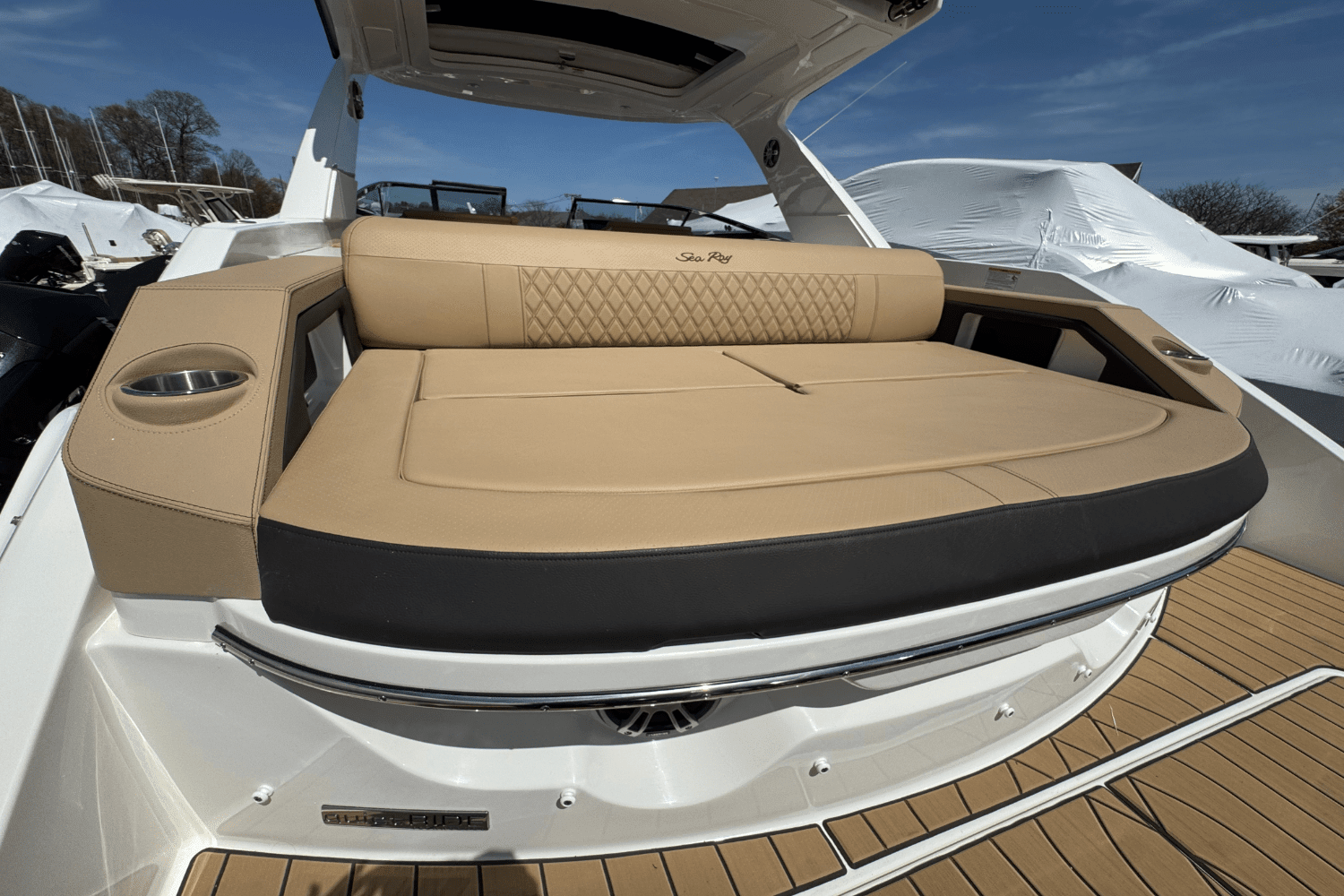 2025 Sea Ray SLX 310 Outboard Image Thumbnail #11