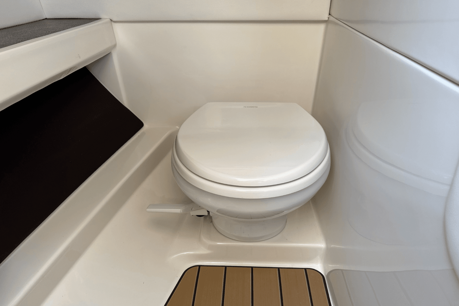 2025 Sea Ray SLX 310 Outboard Image Thumbnail #73