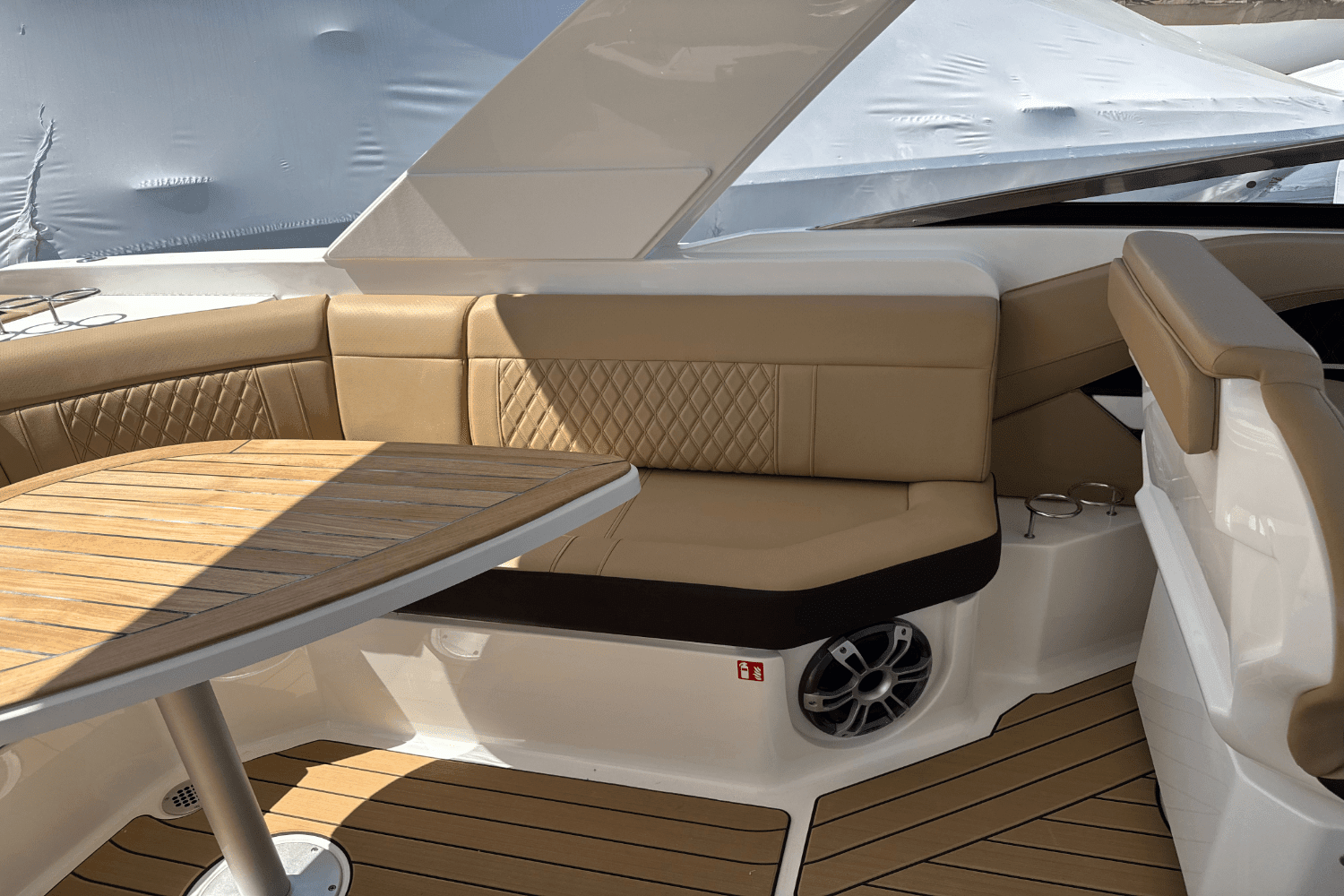 2025 Sea Ray SLX 310 Outboard Image Thumbnail #39