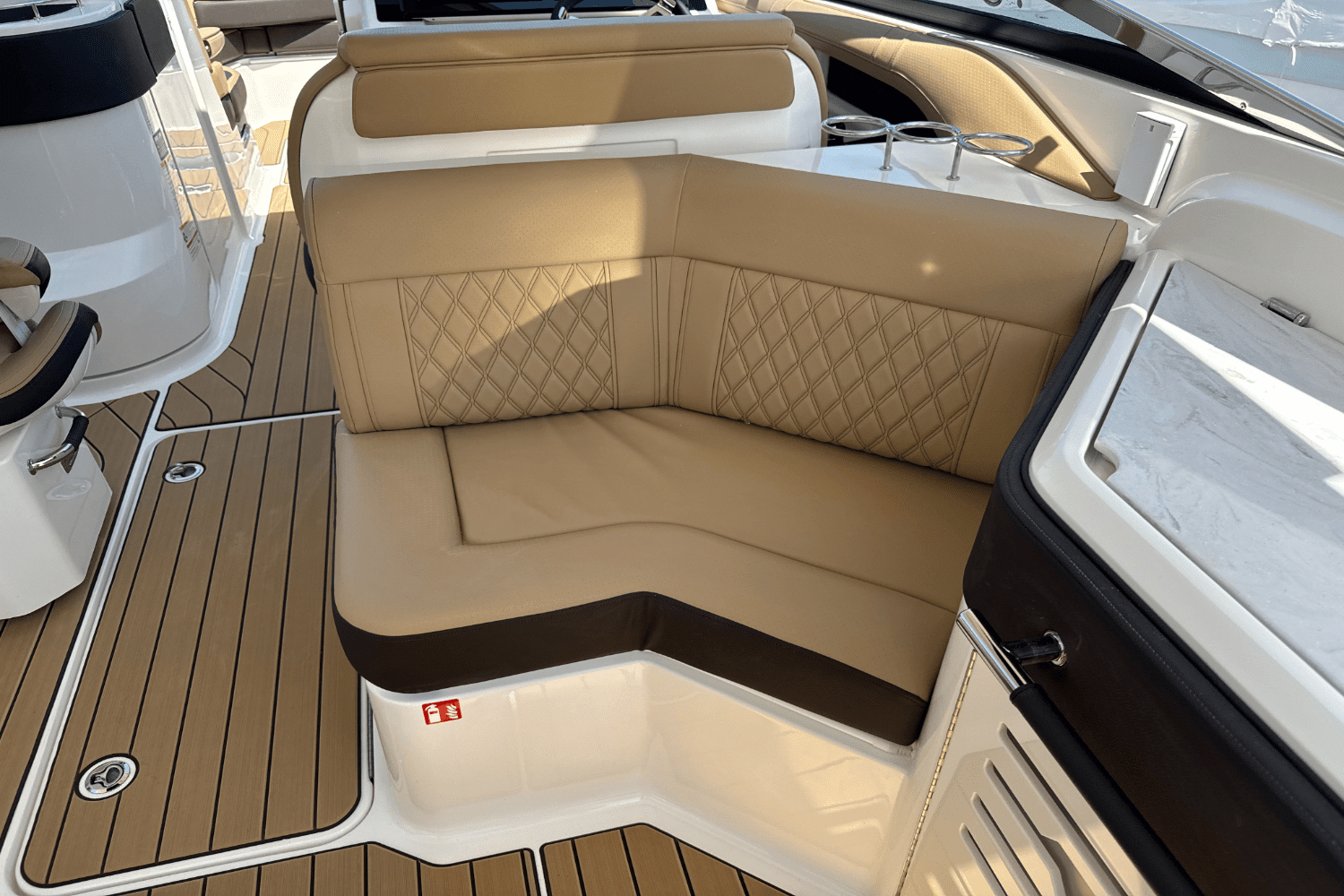 2025 Sea Ray SLX 310 Outboard Image Thumbnail #36