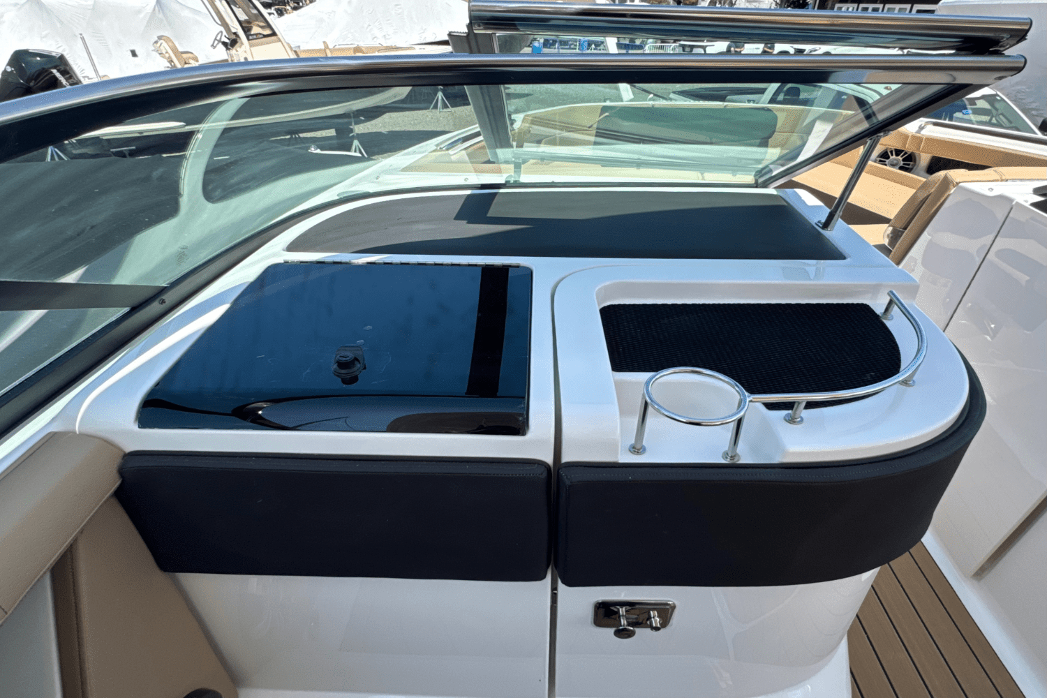 2025 Sea Ray SLX 310 Outboard Image Thumbnail #69