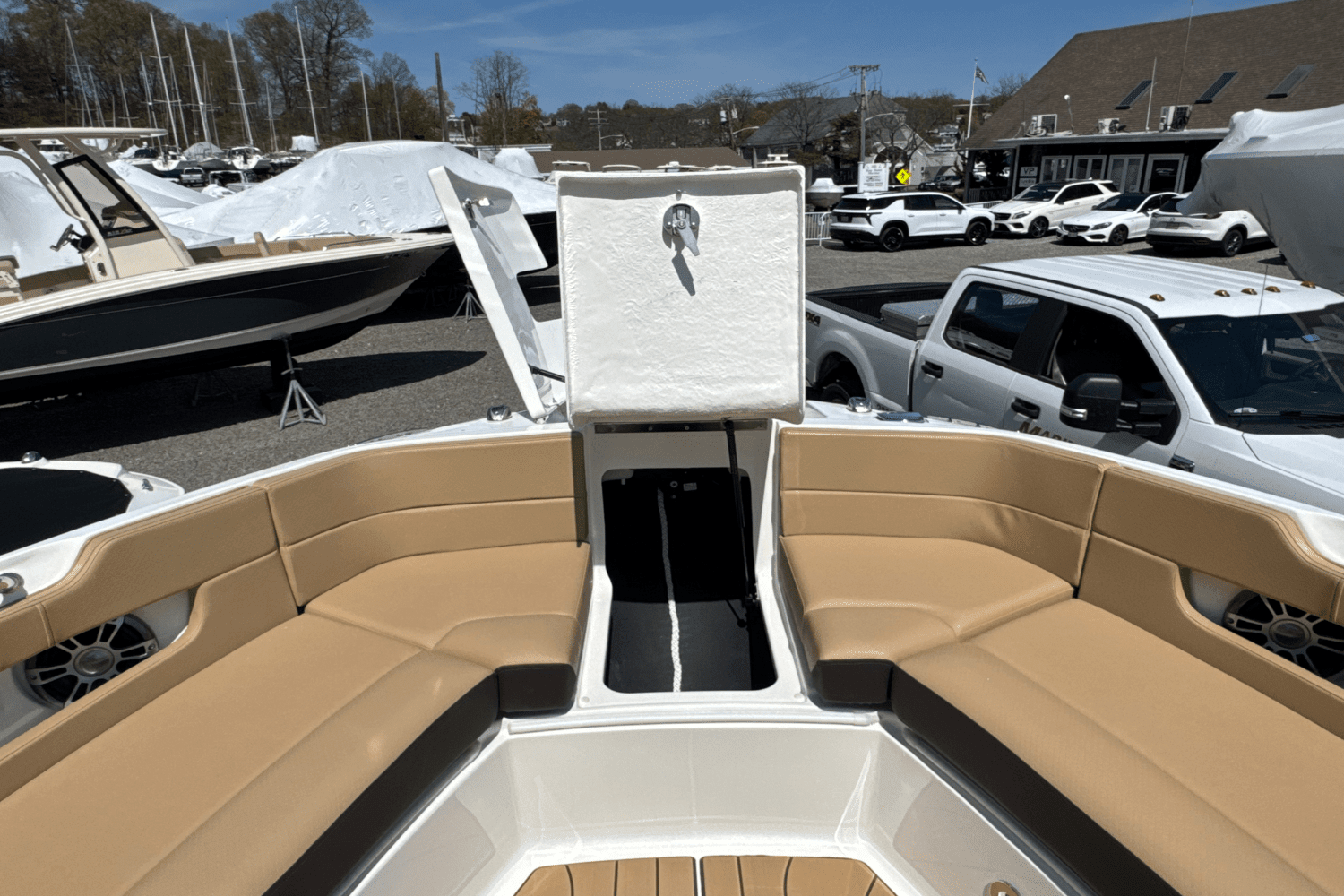 2025 Sea Ray SLX 310 Outboard Image Thumbnail #94