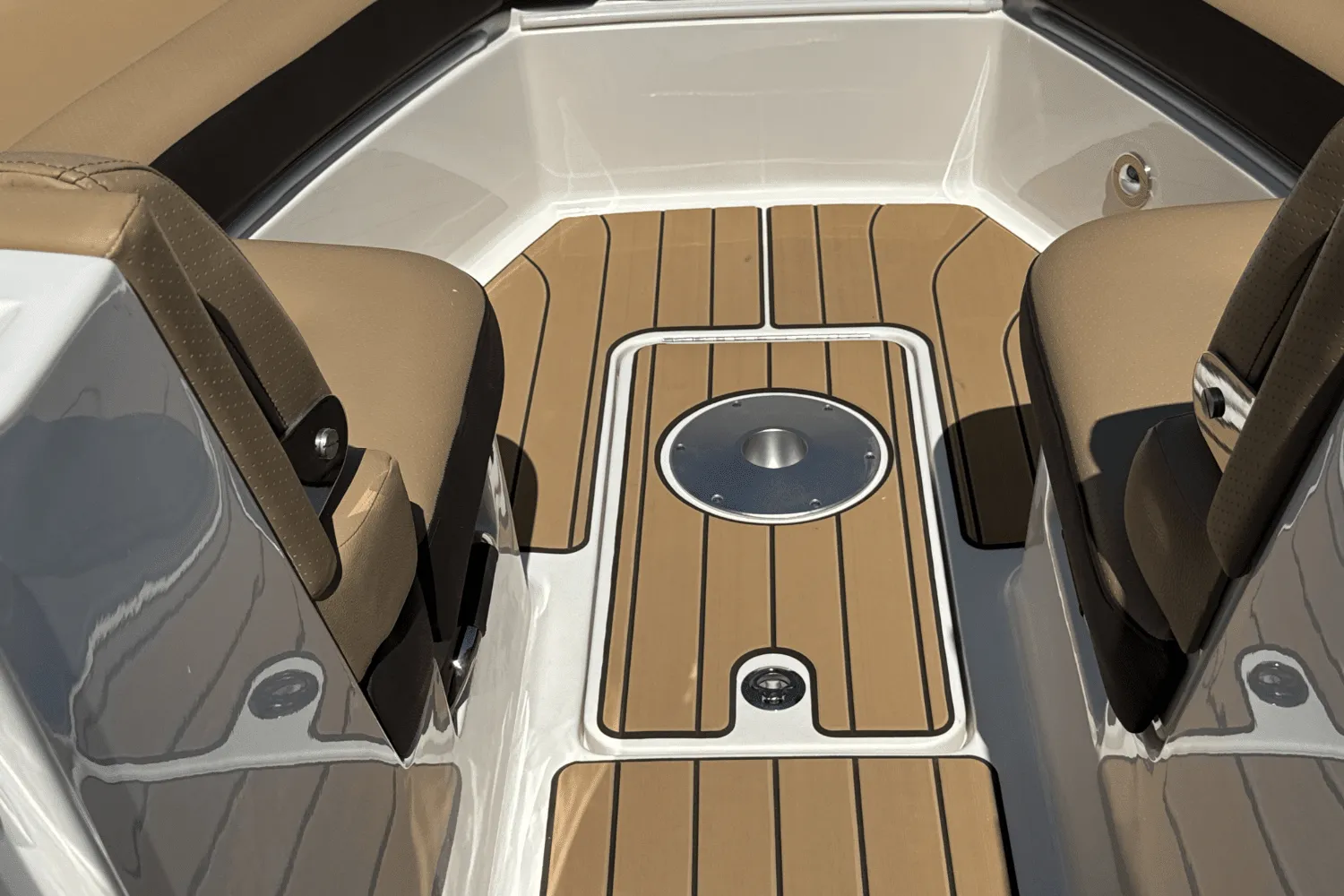 2025 Sea Ray SLX 310 Outboard Image Thumbnail #91