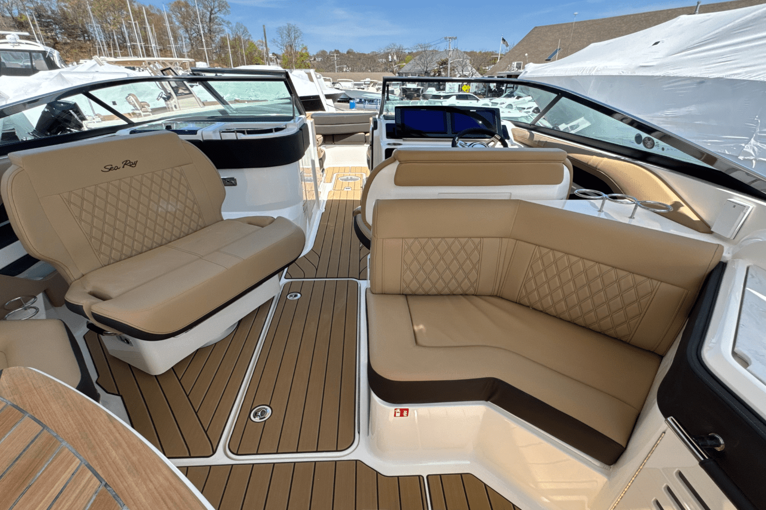2025 Sea Ray SLX 310 Outboard Image Thumbnail #50