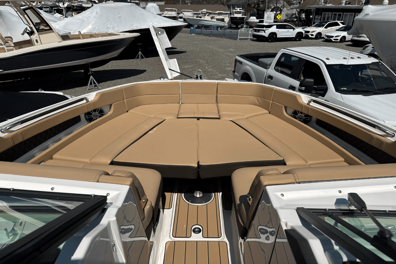 2025 Sea Ray SLX 310 Outboard Image Thumbnail #98