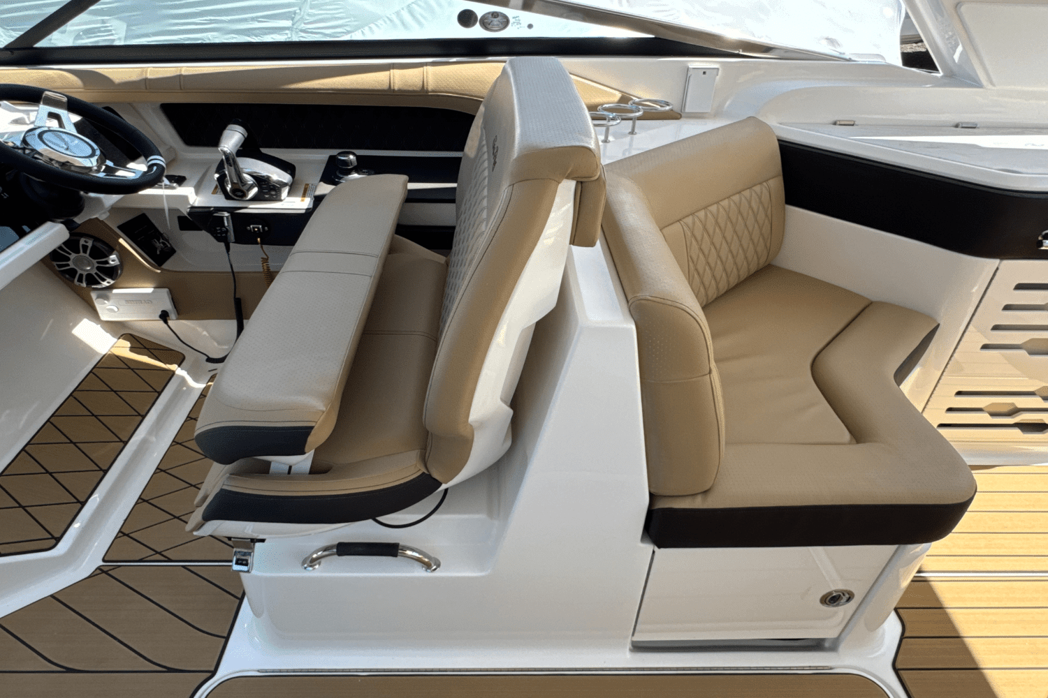 2025 Sea Ray SLX 310 Outboard Image Thumbnail #54