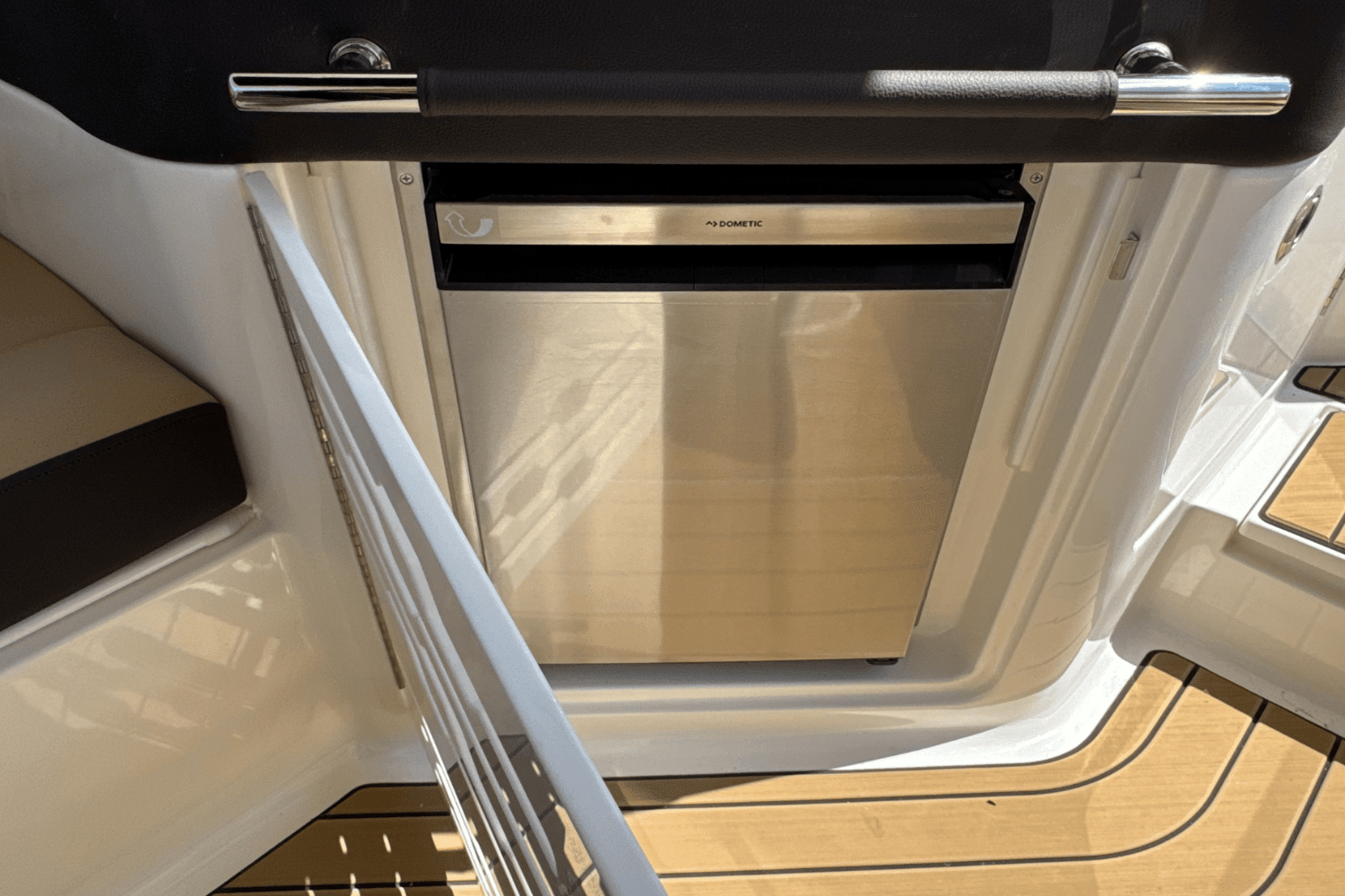 2025 Sea Ray SLX 310 Outboard Image Thumbnail #33